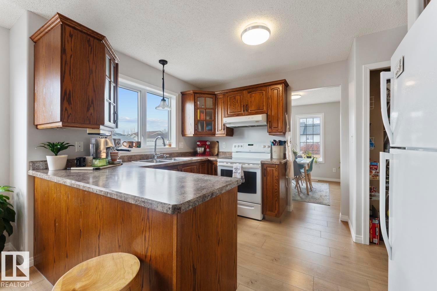 












2614 6A Avenue

,
Cold Lake,




AB
T9M 2C7

