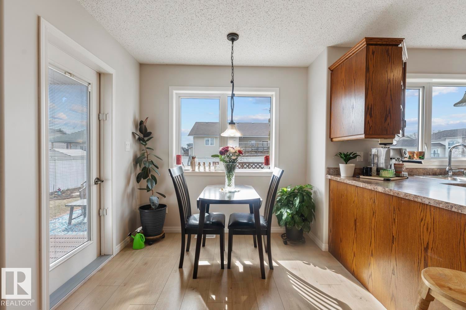 












2614 6A Avenue

,
Cold Lake,




AB
T9M 2C7

