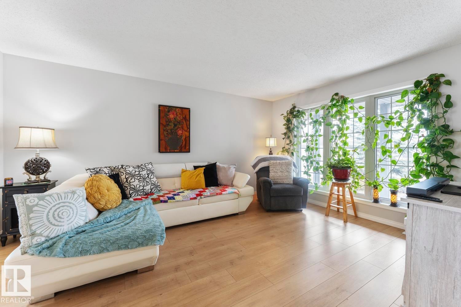 












2614 6A Avenue

,
Cold Lake,




AB
T9M 2C7

