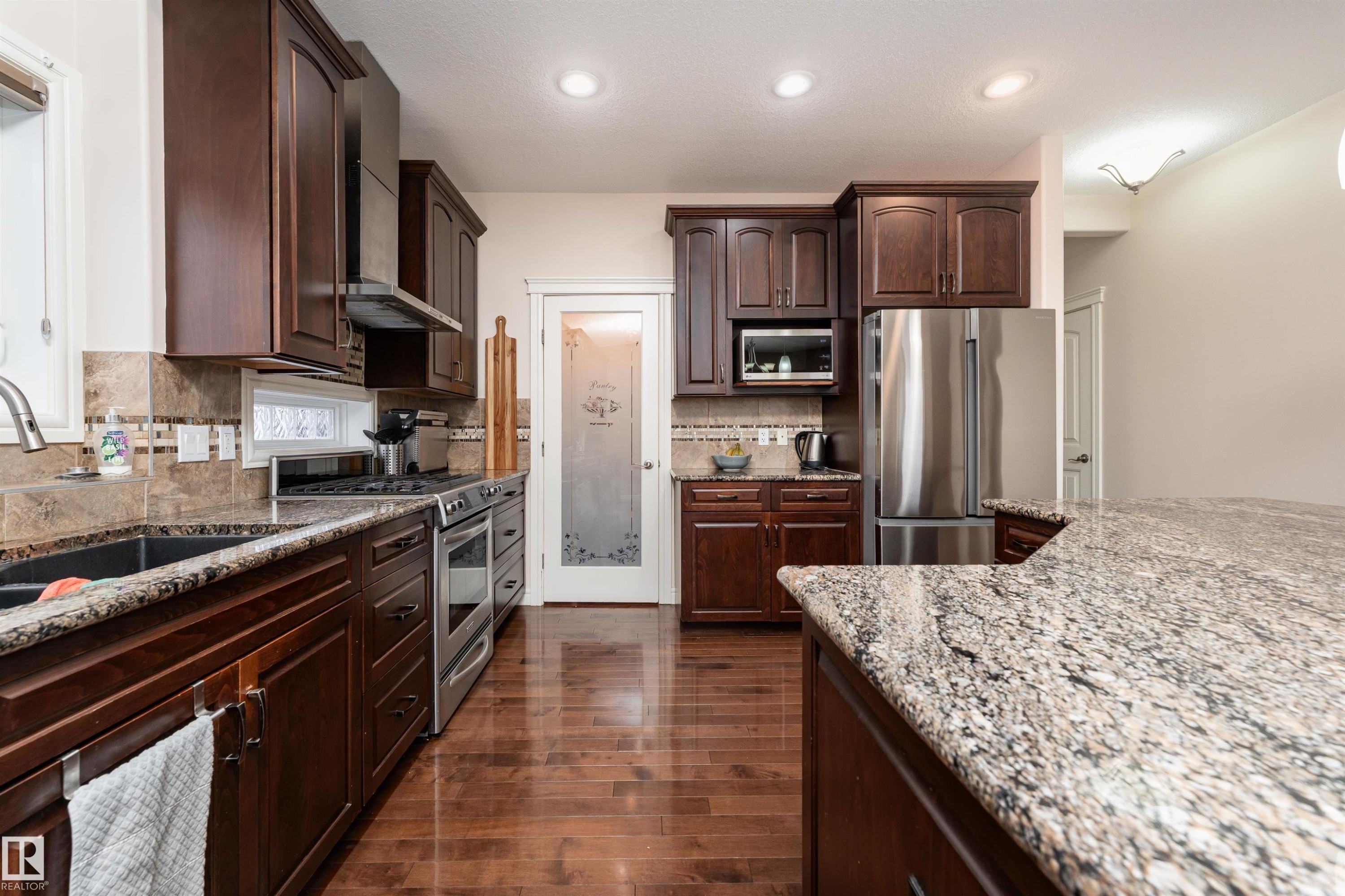 












22 VALE Terrace

,
Fort Saskatchewan,




AB
T8L 0B1

