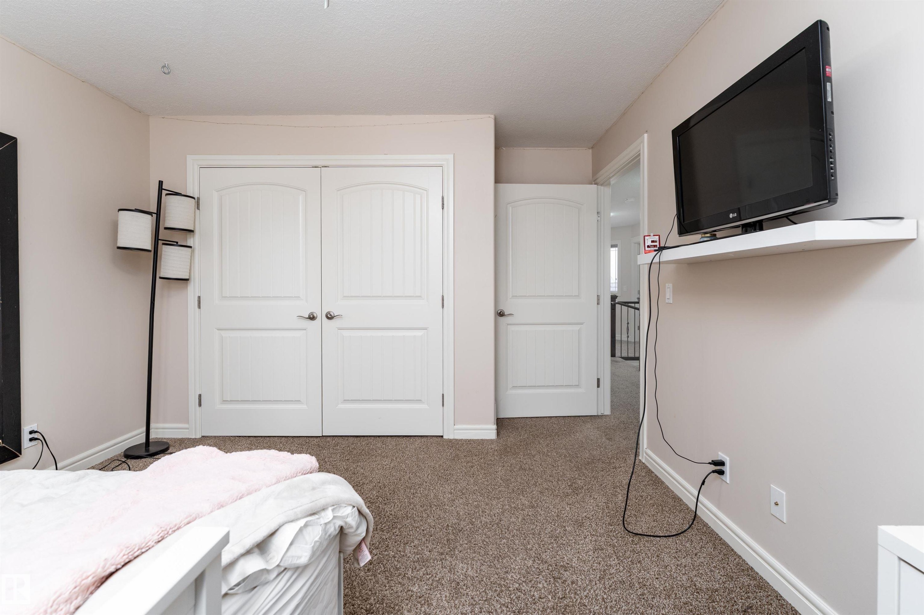 












22 VALE Terrace

,
Fort Saskatchewan,




AB
T8L 0B1

