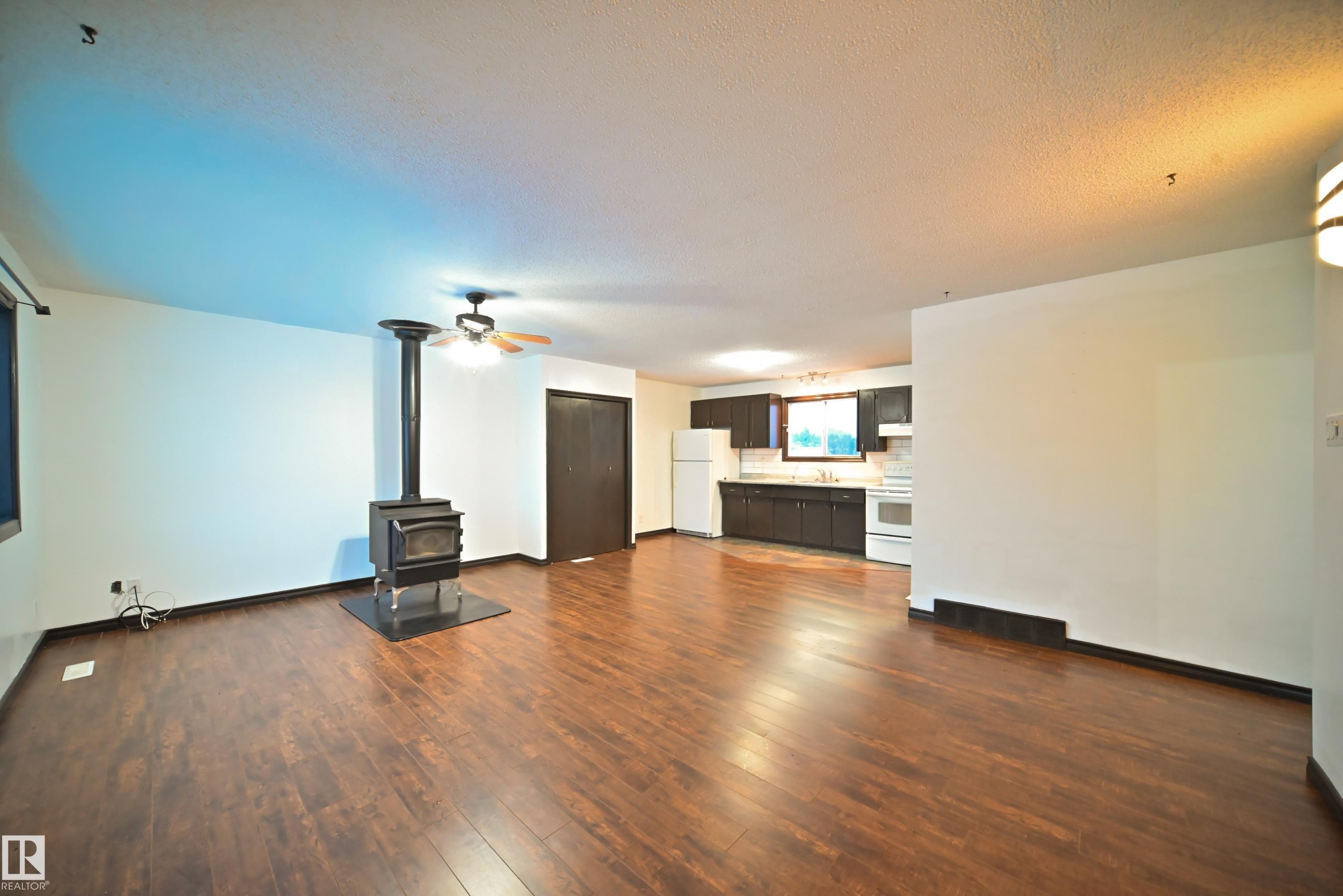 












4715 49 Avenue

,
Ranfurly,




AB
T0B 3T0

