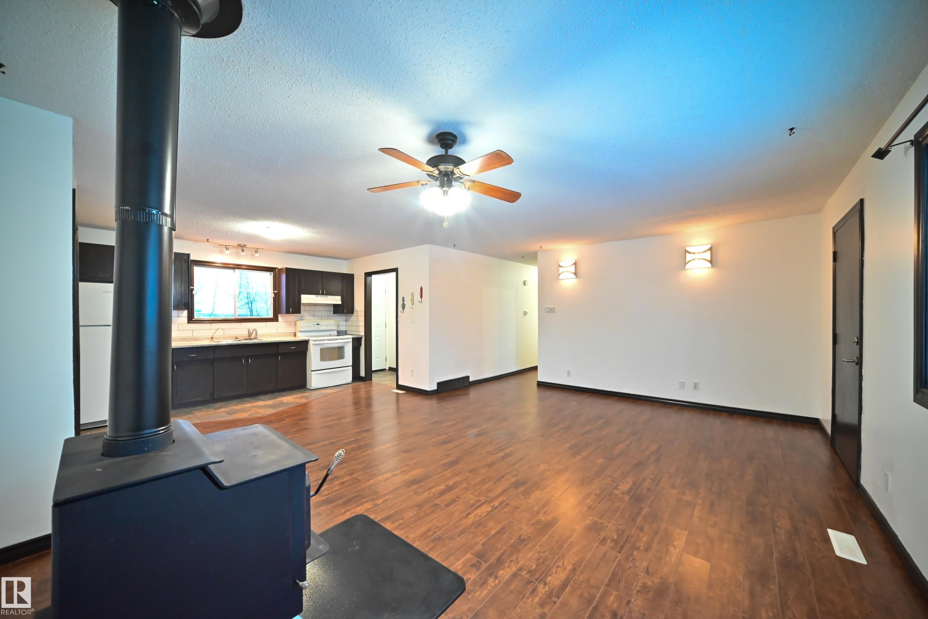 












4715 49 Avenue

,
Ranfurly,




AB
T0B 3T0

