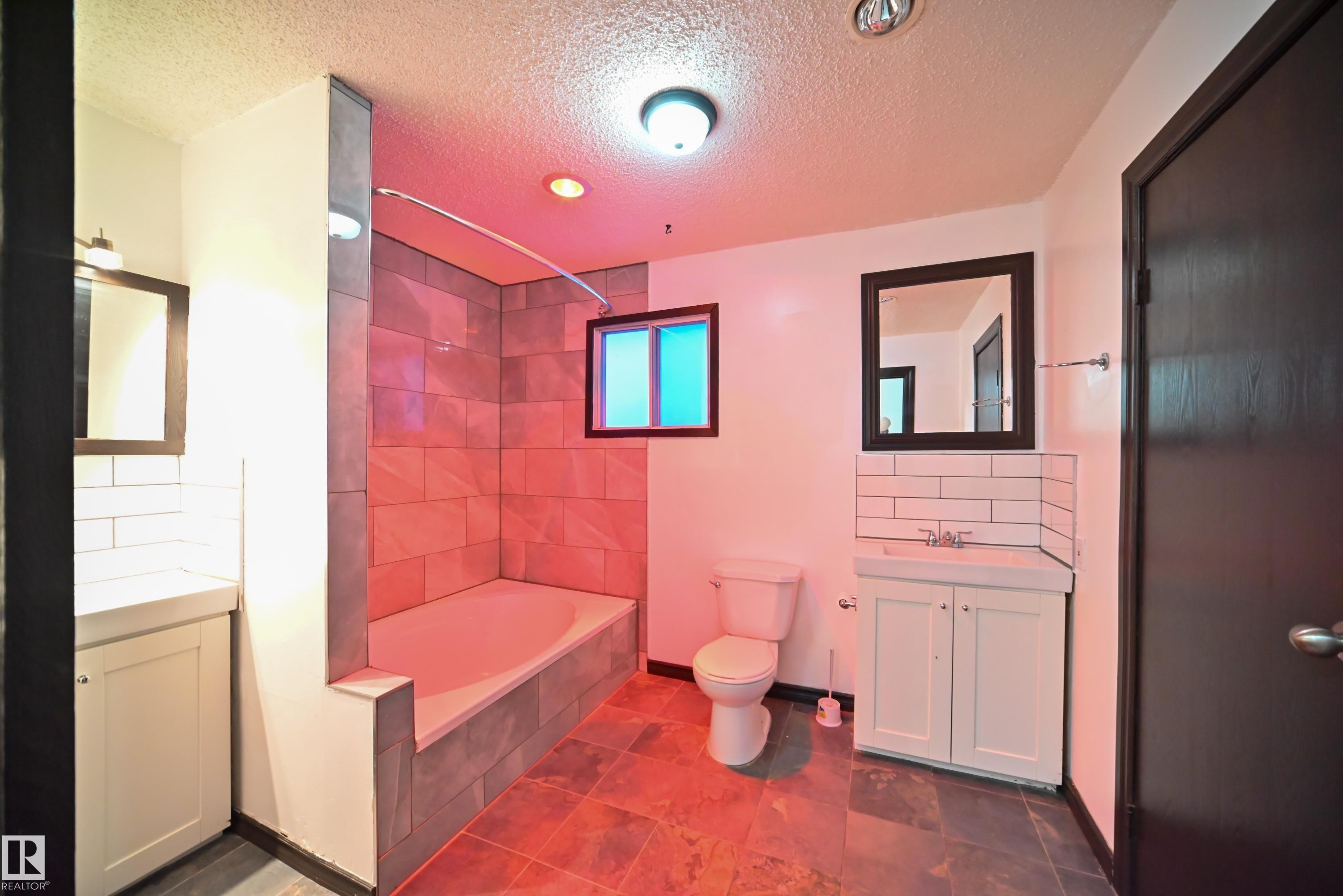 












4715 49 Avenue

,
Ranfurly,




AB
T0B 3T0

