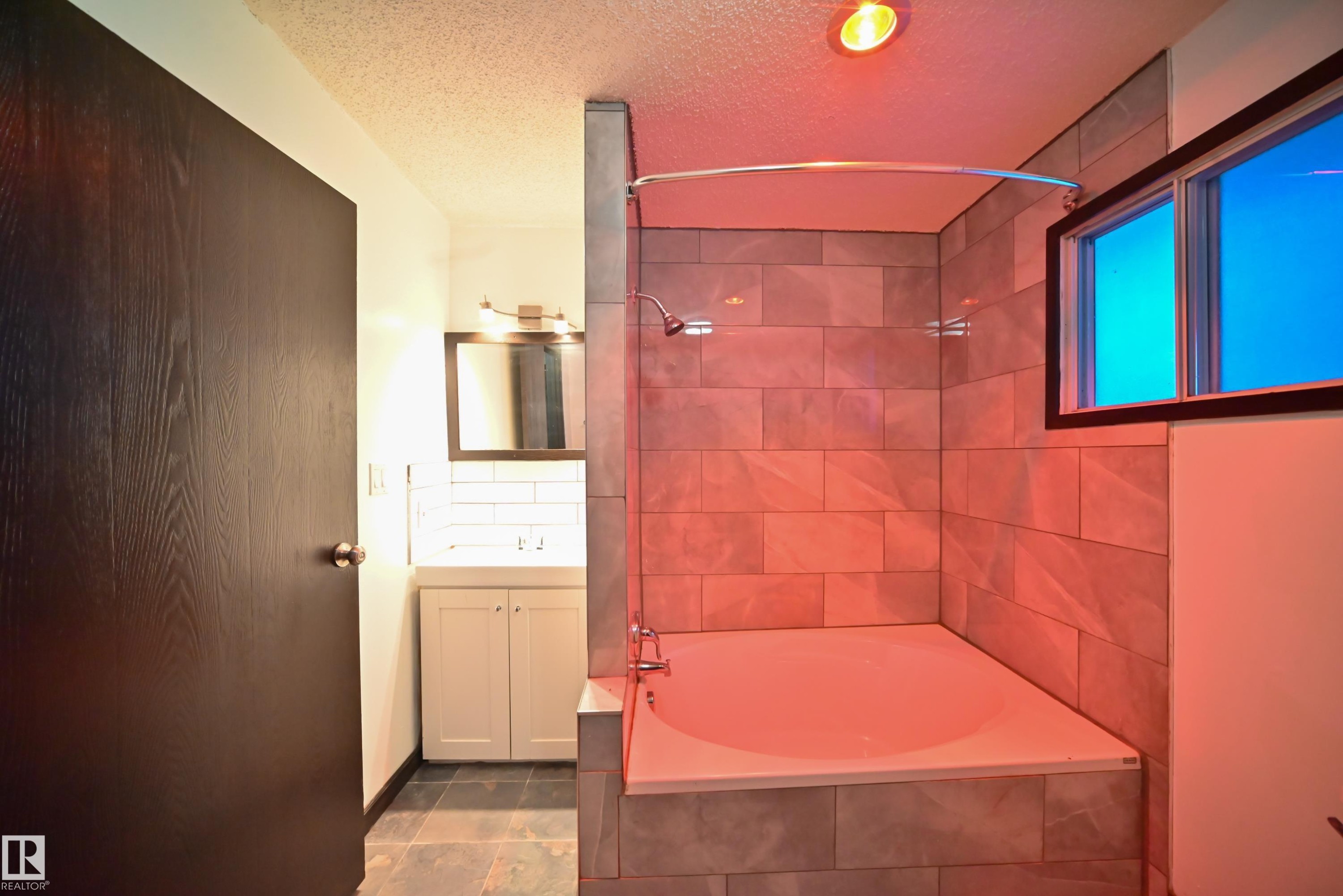 












4715 49 Avenue

,
Ranfurly,




AB
T0B 3T0

