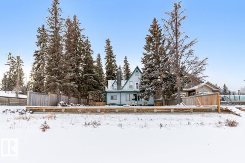 Your own waterfront property, only one hour from Edmonton.