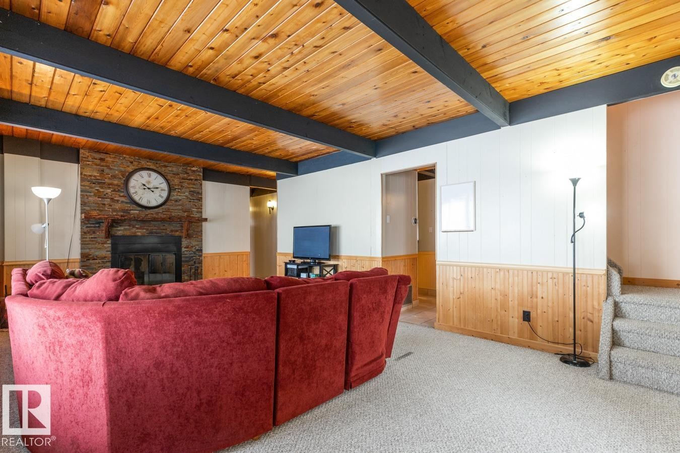 












311 3RD Street

,
Rural Lac Ste. Anne County,




AB
T0E 0L0

