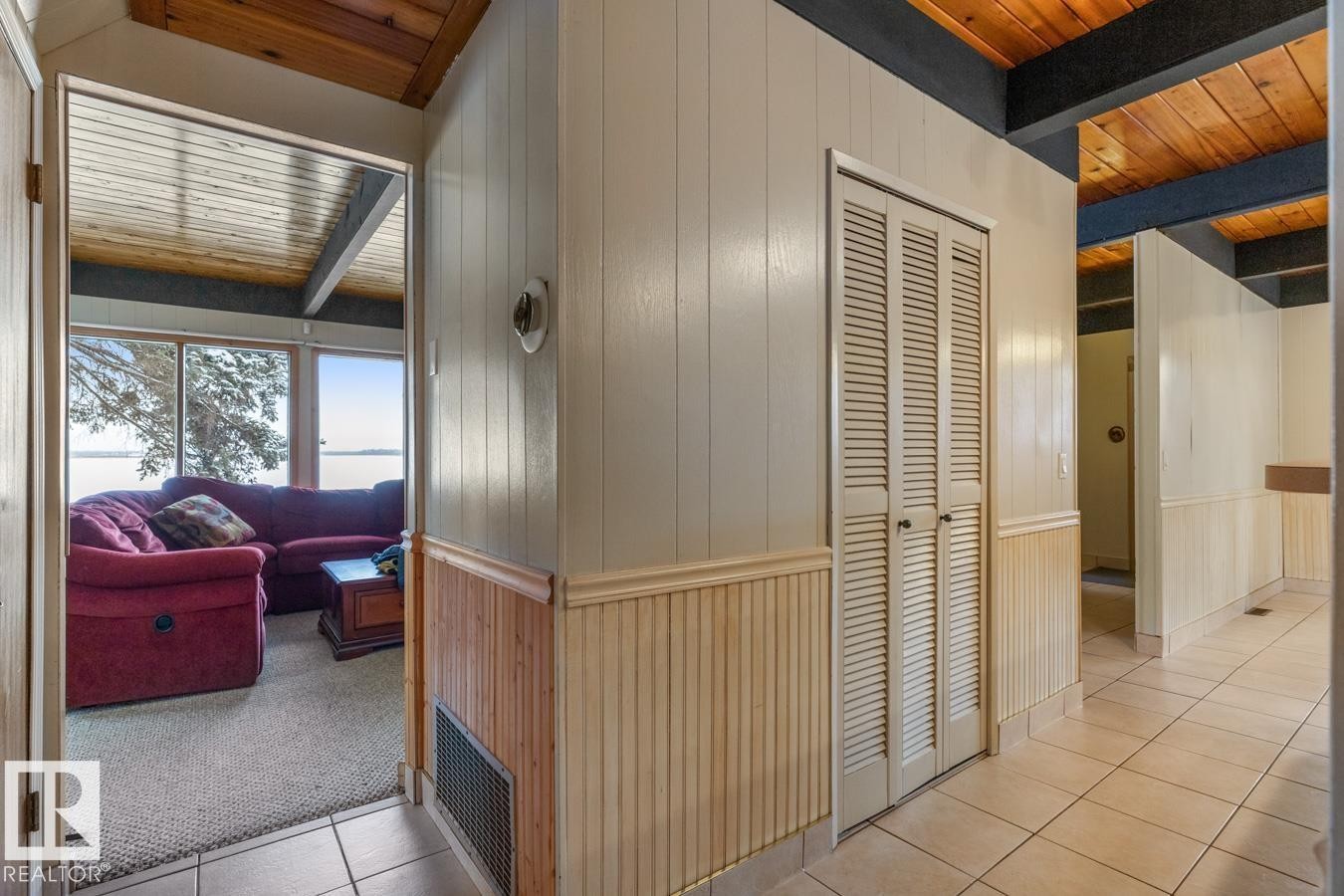 












311 3RD Street

,
Rural Lac Ste. Anne County,




AB
T0E 0L0

