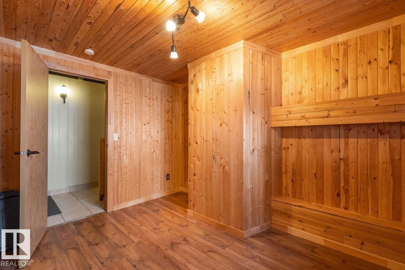 












311 3RD Street

,
Rural Lac Ste. Anne County,




AB
T0E 0L0

