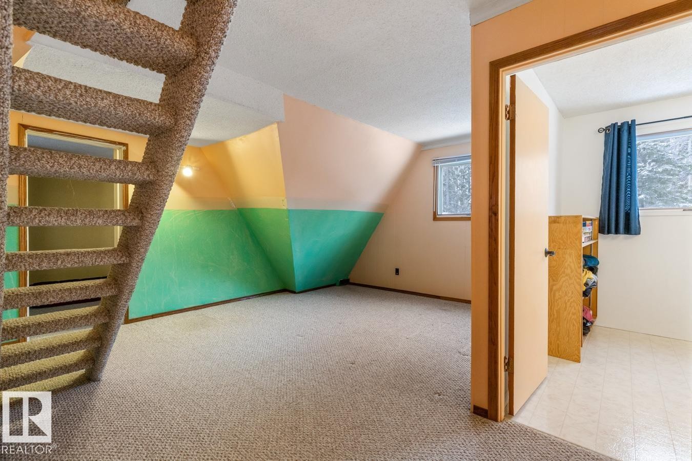 












311 3RD Street

,
Rural Lac Ste. Anne County,




AB
T0E 0L0

