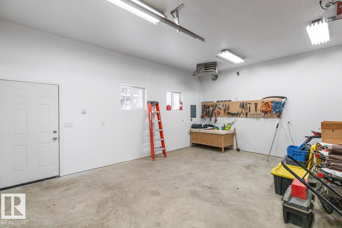 












311 3RD Street

,
Rural Lac Ste. Anne County,




AB
T0E 0L0

