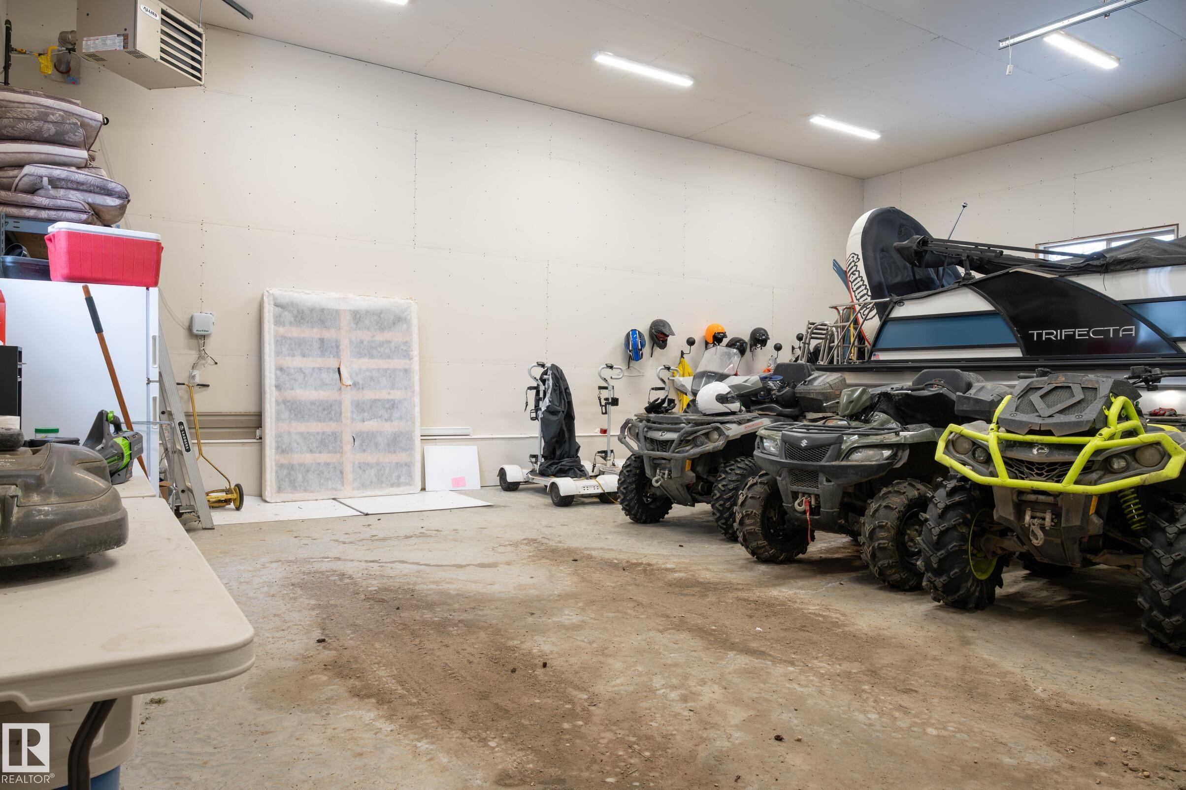 












120 Lakeshore Drive

,
Rural Bonnyville M.D.,




AB
T0A 2E0

