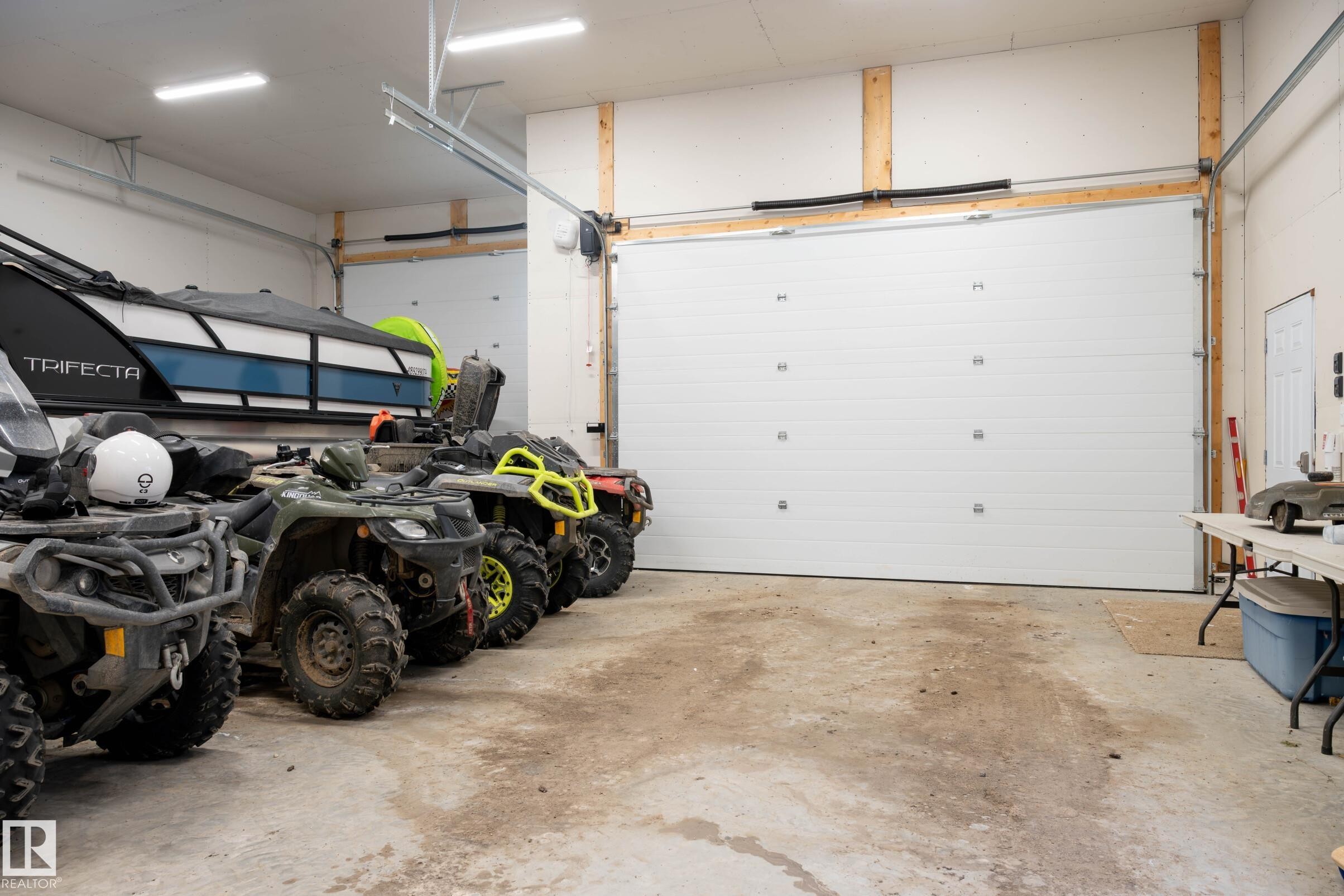 












120 Lakeshore Drive

,
Rural Bonnyville M.D.,




AB
T0A 2E0

