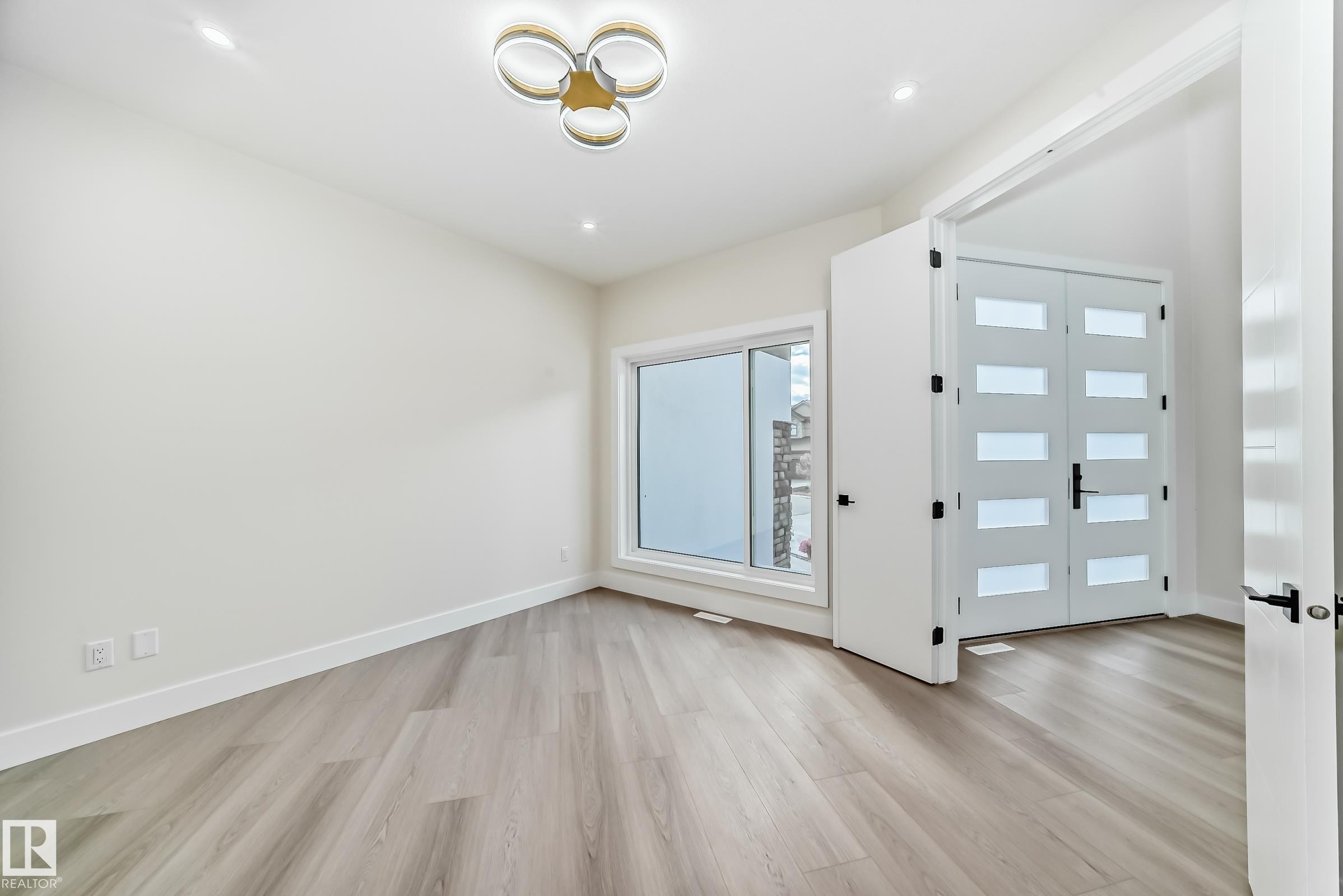 












5928 32 Street

,
Rural Leduc County,




AB
T4X 0X4

