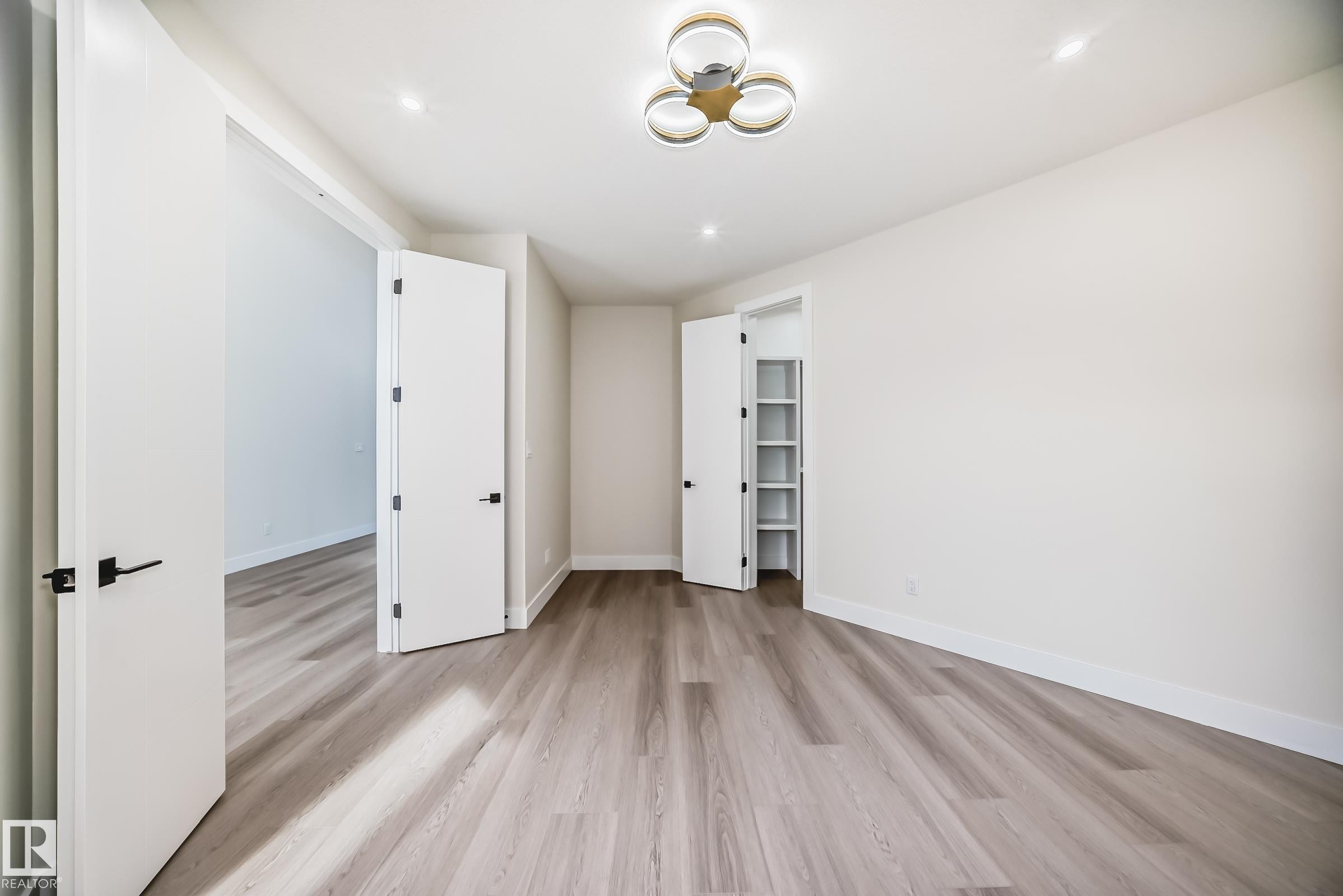 












5928 32 Street

,
Rural Leduc County,




AB
T4X 0X4

