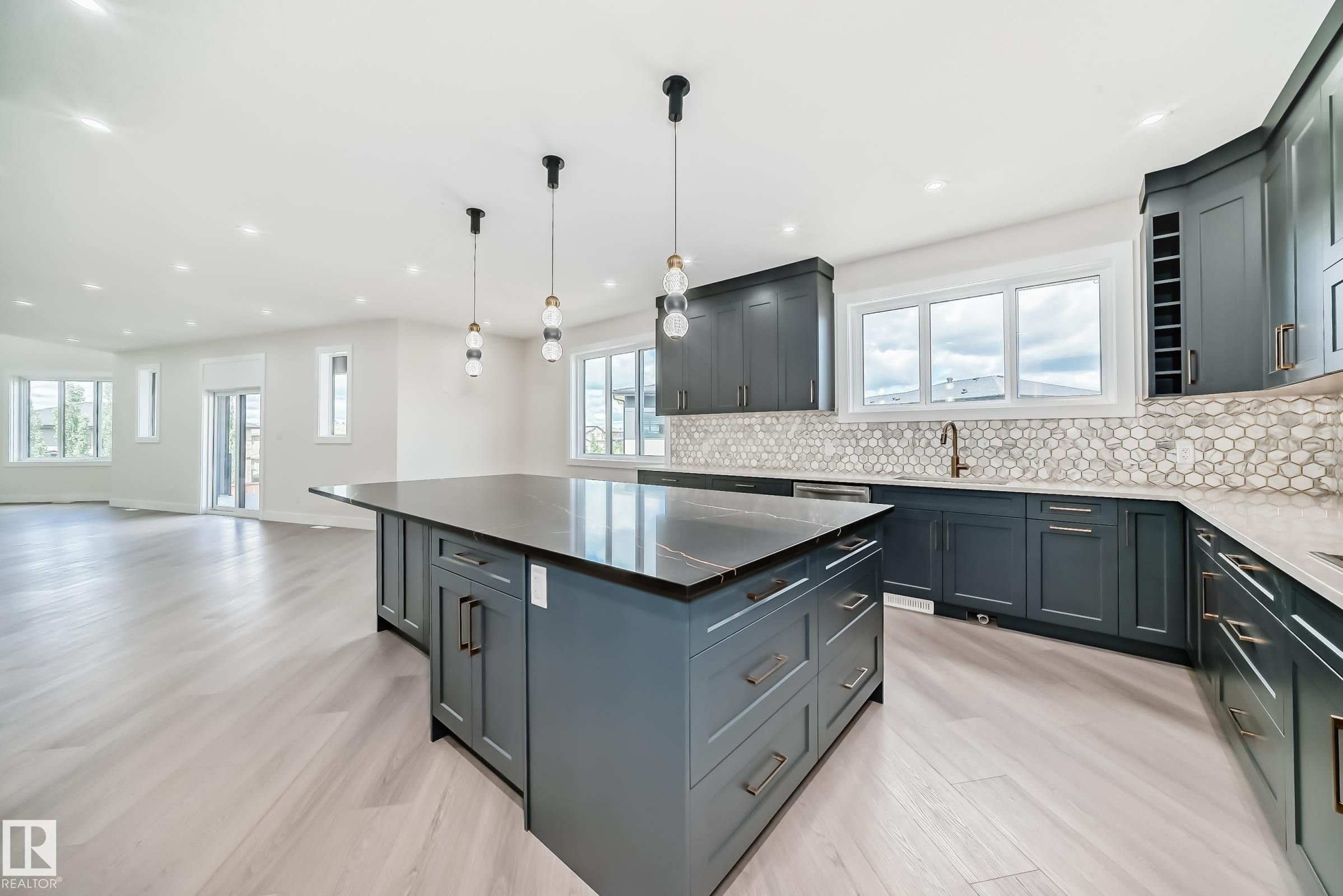 












5928 32 Street

,
Rural Leduc County,




AB
T4X 0X4

