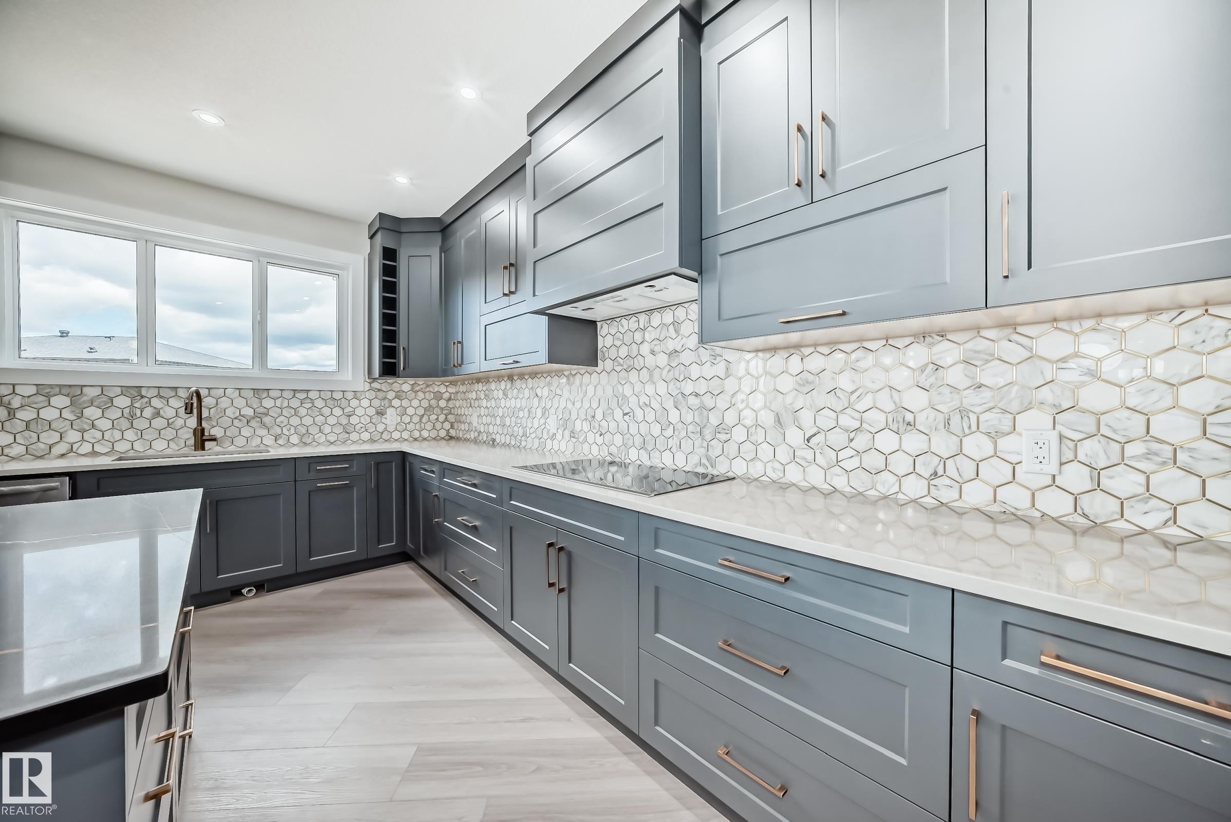 












5928 32 Street

,
Rural Leduc County,




AB
T4X 0X4

