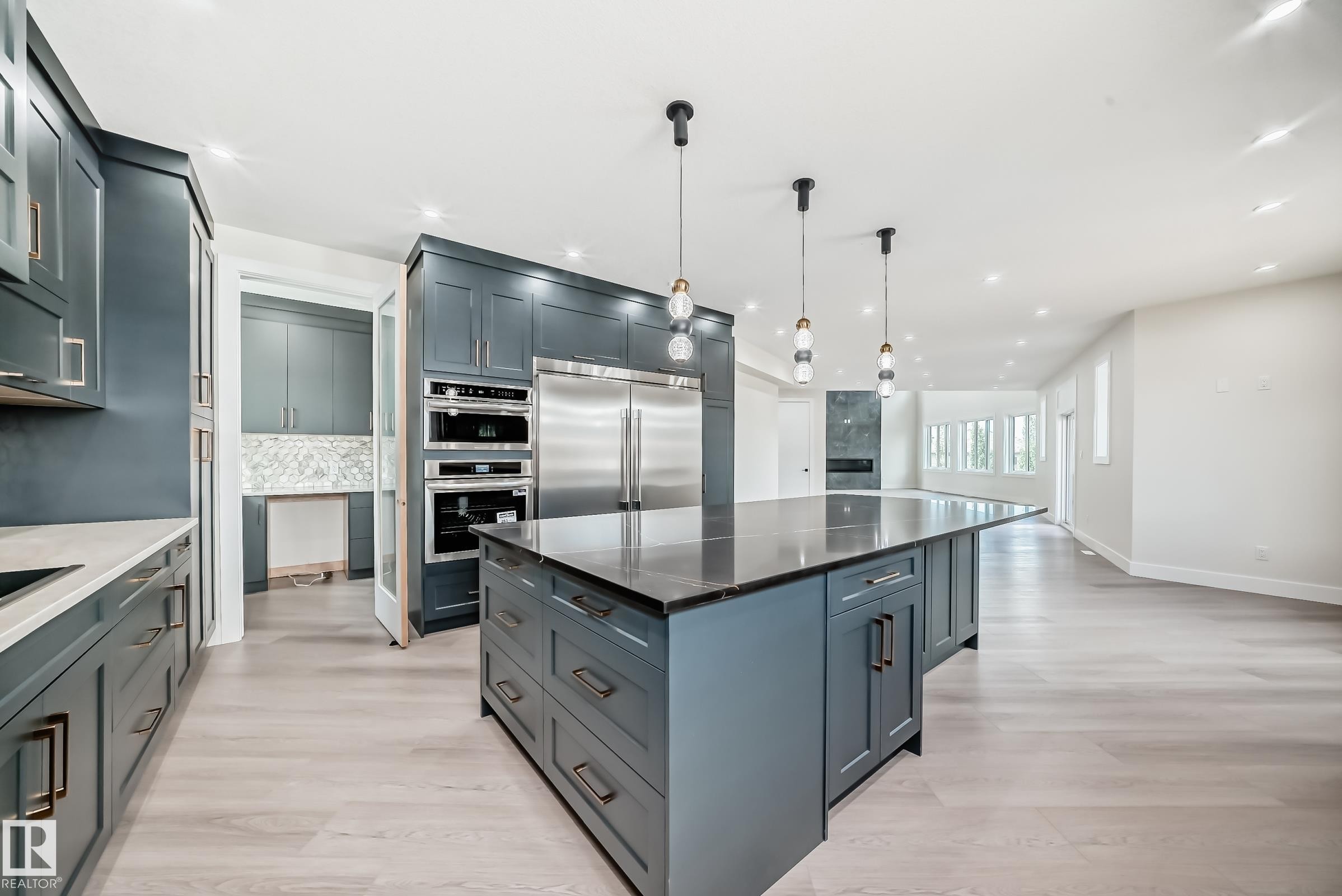 












5928 32 Street

,
Rural Leduc County,




AB
T4X 0X4

