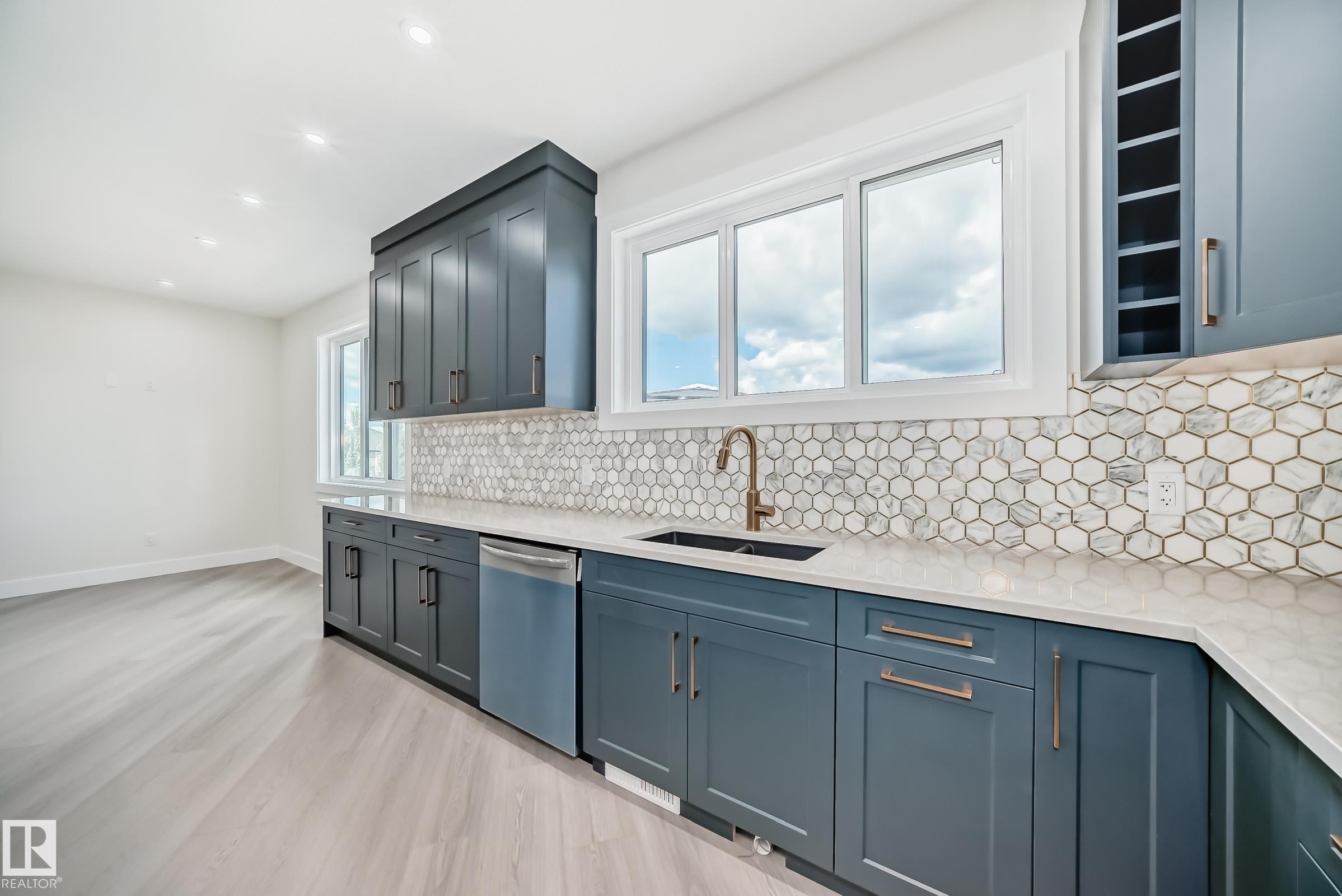 












5928 32 Street

,
Rural Leduc County,




AB
T4X 0X4

