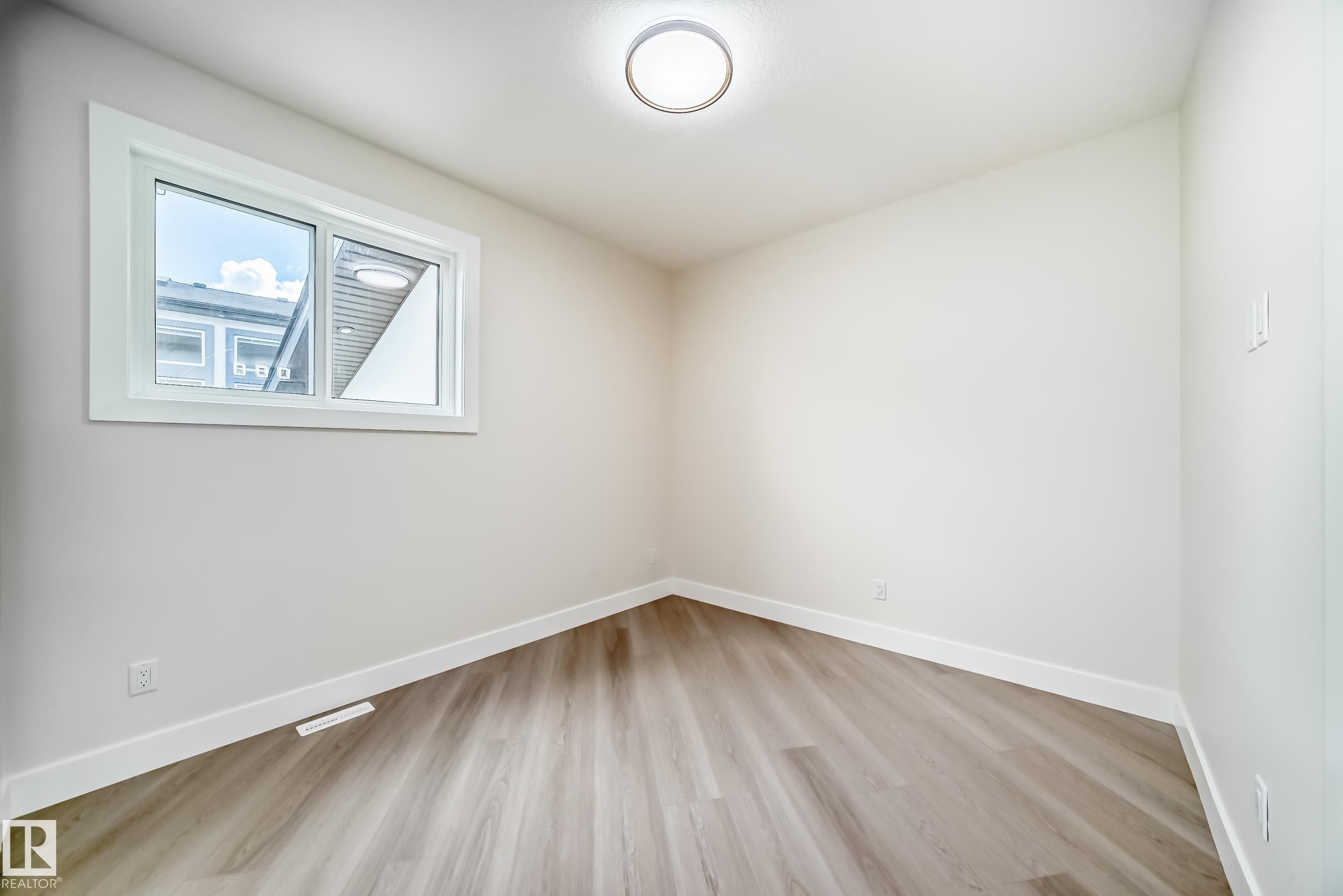 












5928 32 Street

,
Rural Leduc County,




AB
T4X 0X4

