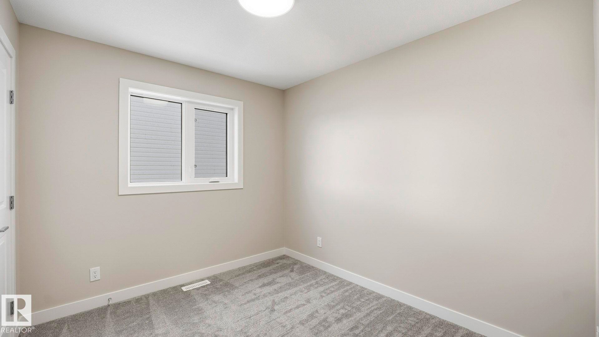 












98 HEATHERGLEN Crescent

,
Spruce Grove,




AB
T7X 3X5

