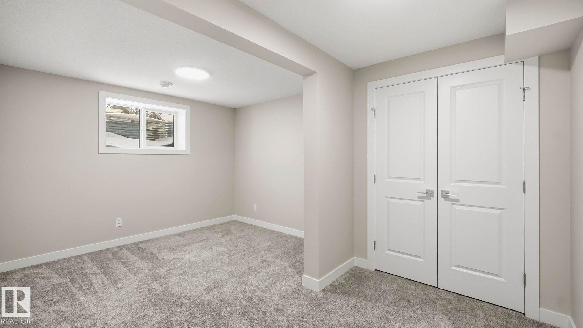 












98 HEATHERGLEN Crescent

,
Spruce Grove,




AB
T7X 3X5

