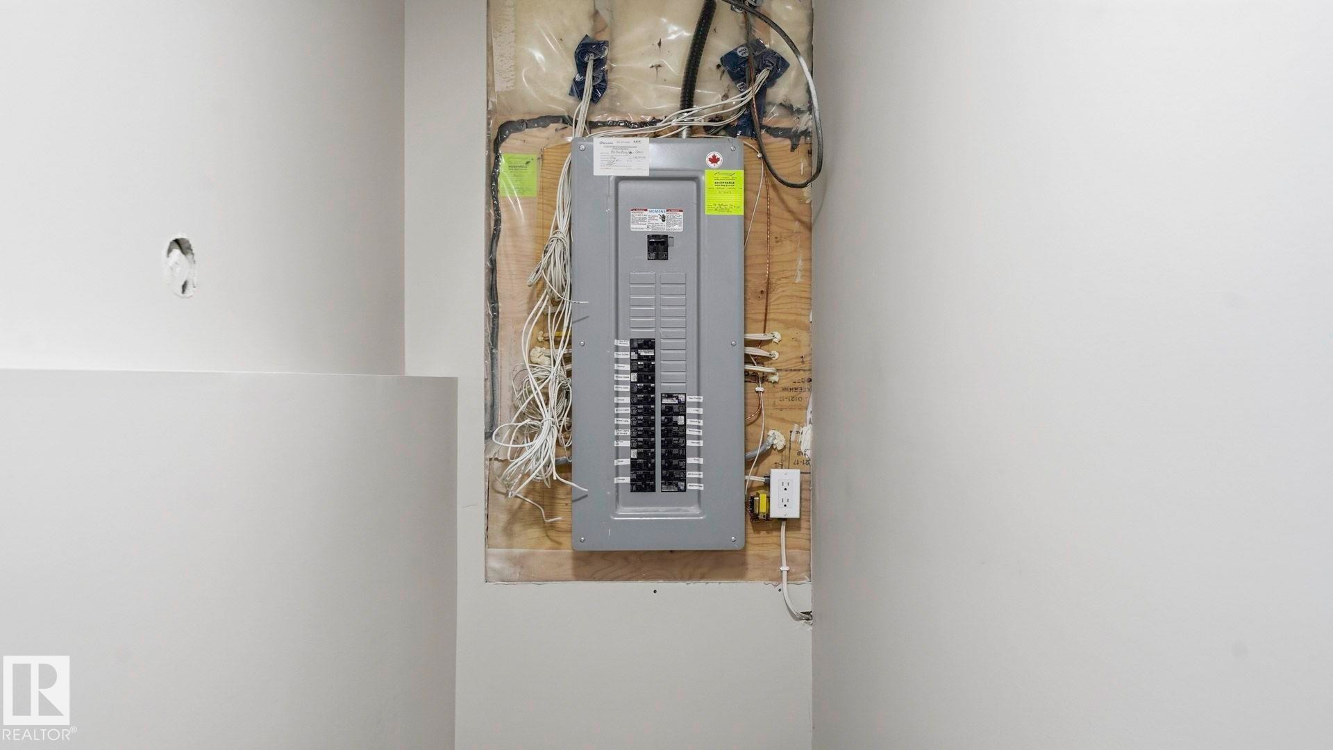 












98 HEATHERGLEN Crescent

,
Spruce Grove,




AB
T7X 3X5

