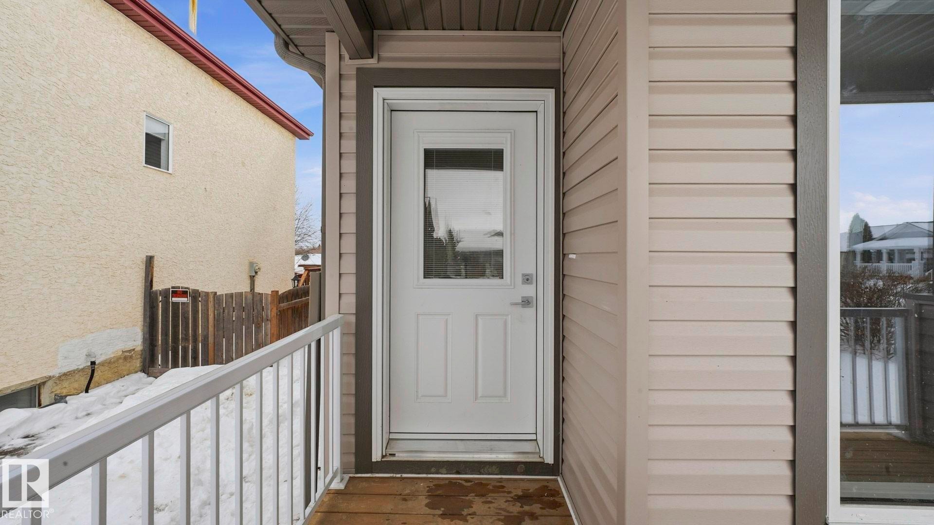 












98 HEATHERGLEN Crescent

,
Spruce Grove,




AB
T7X 3X5

