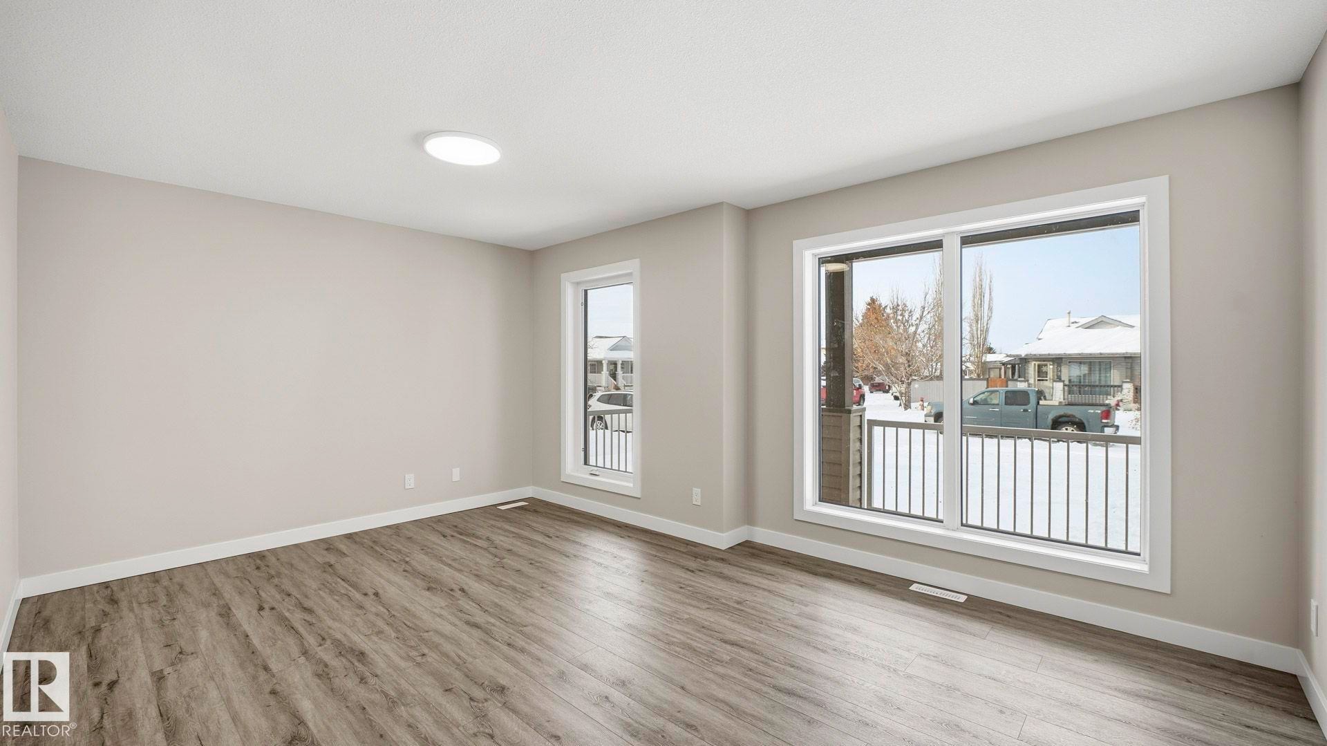 












98 HEATHERGLEN Crescent

,
Spruce Grove,




AB
T7X 3X5

