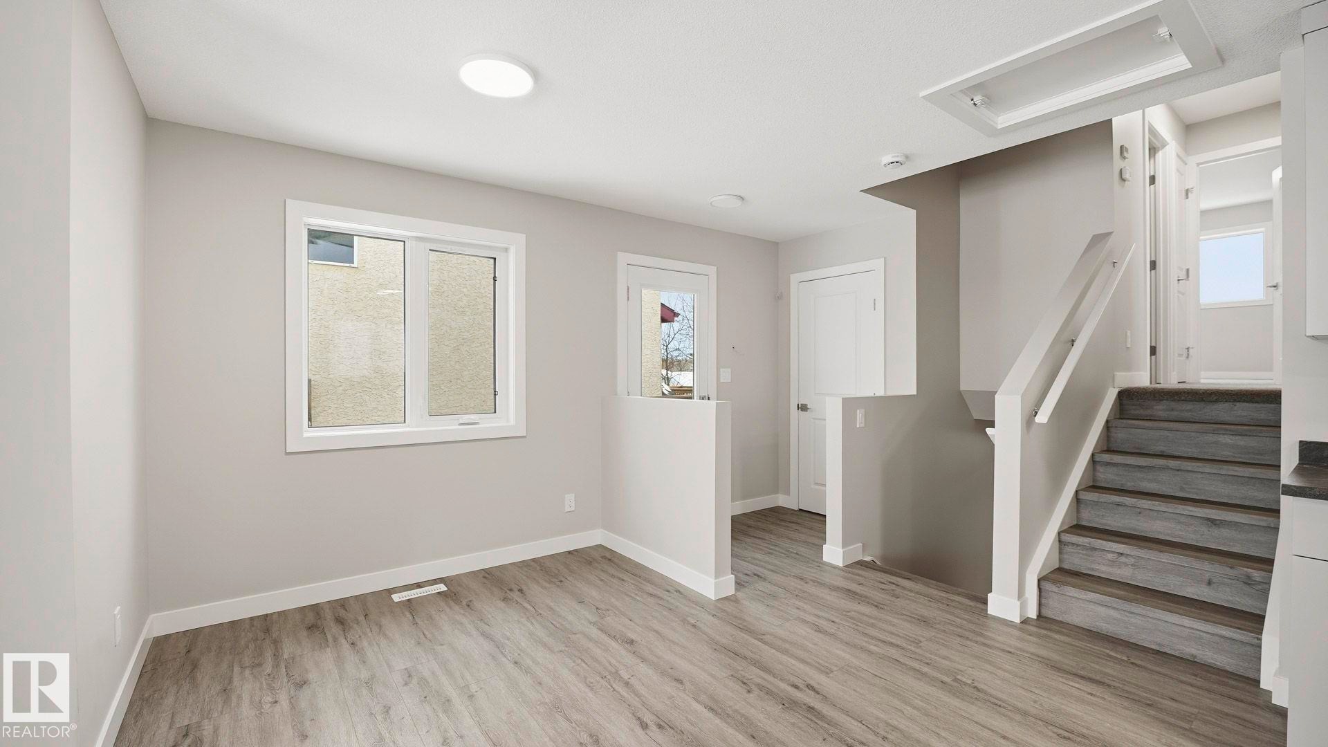 












98 HEATHERGLEN Crescent

,
Spruce Grove,




AB
T7X 3X5

