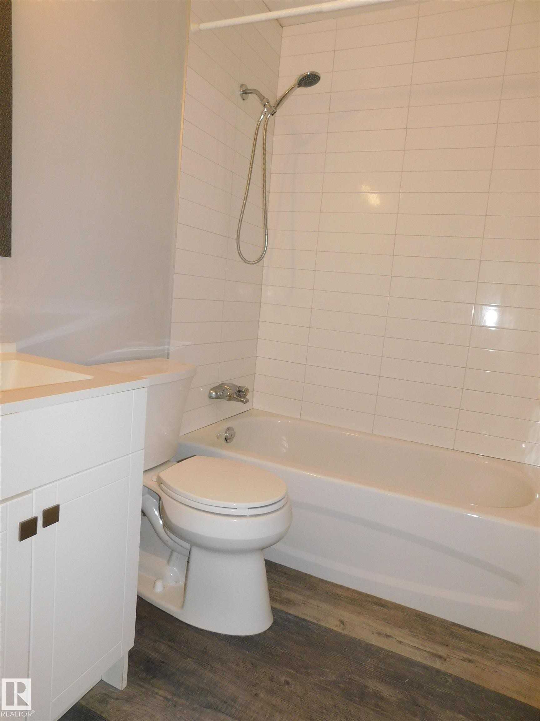












1412 LAKEWOOD Road W

,
Edmonton,




AB
T6K 3M2

