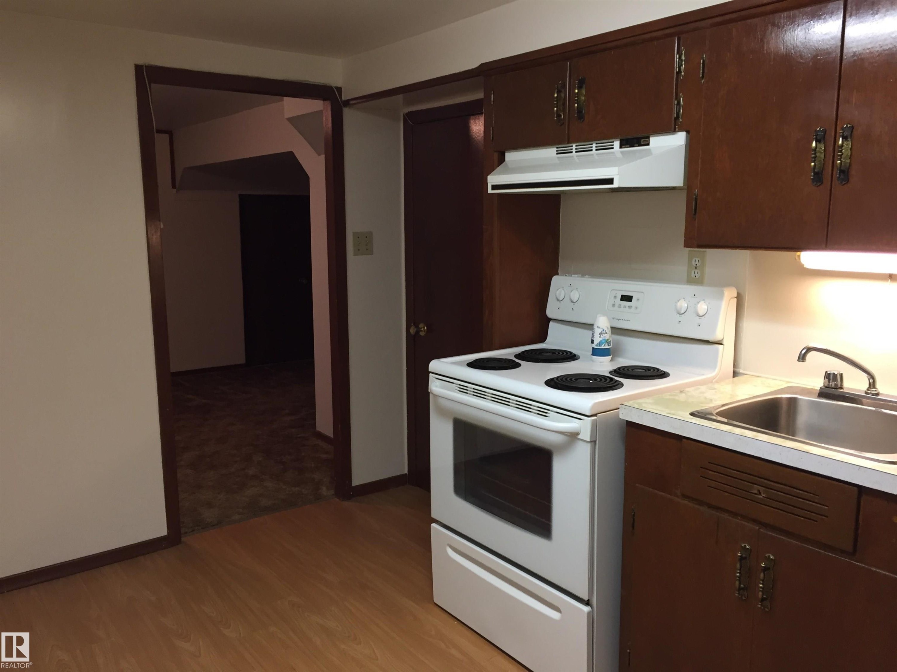 












9747 107 Street

,
Westlock,




AB
T7P 2P6

