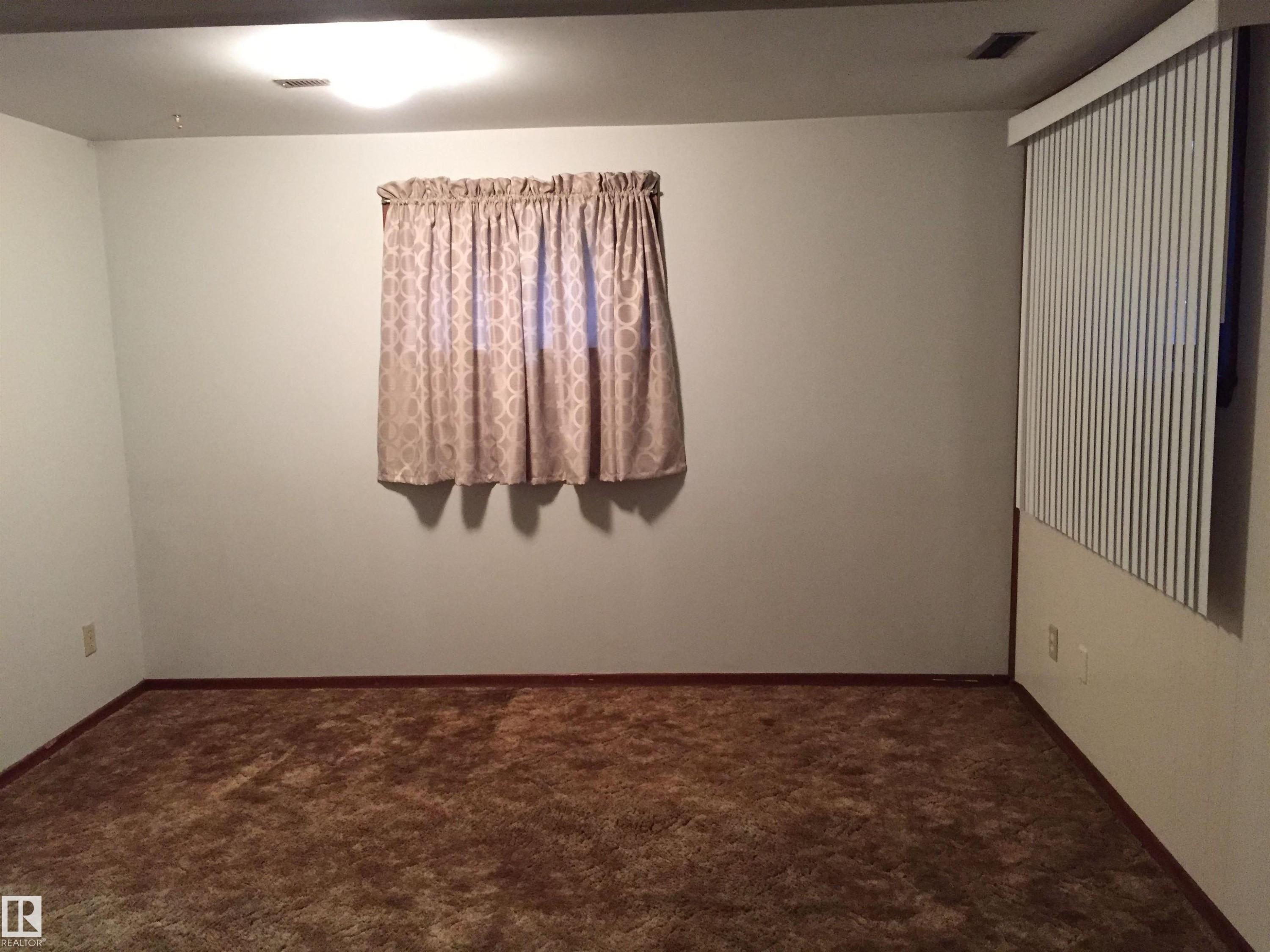 












9747 107 Street

,
Westlock,




AB
T7P 2P6

