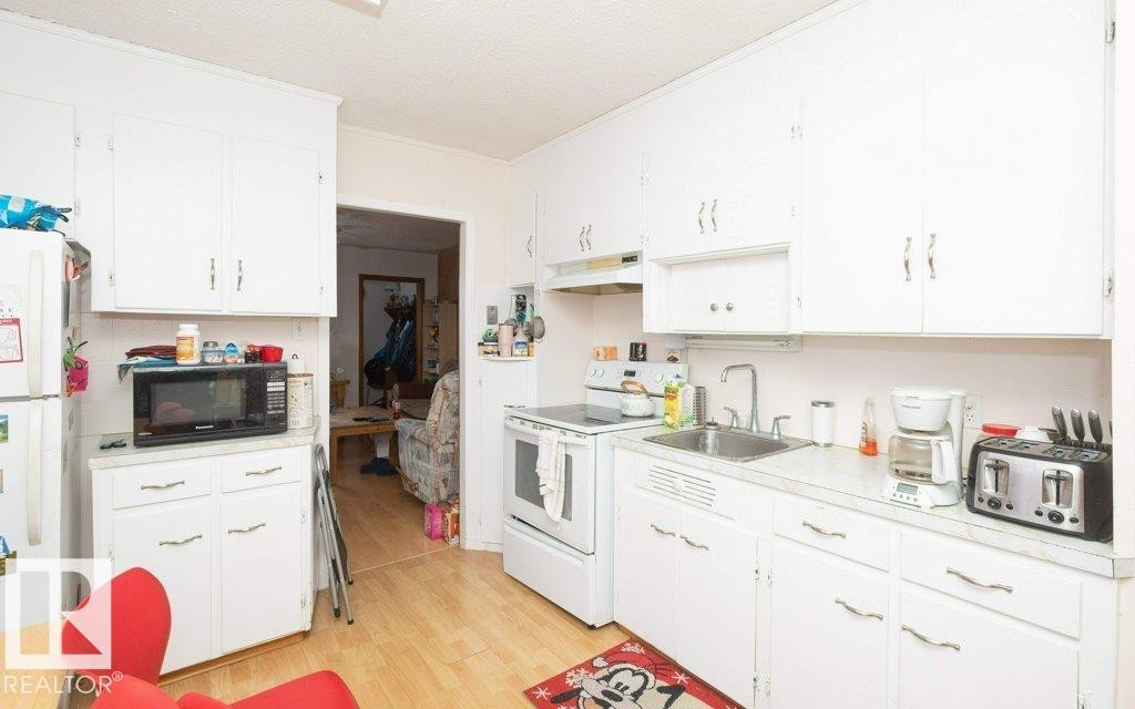 












9747 107 Street

,
Westlock,




AB
T7P 2P6

