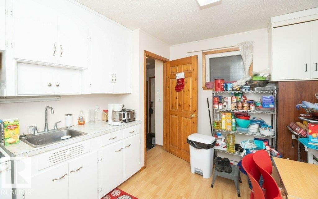 












9747 107 Street

,
Westlock,




AB
T7P 2P6

