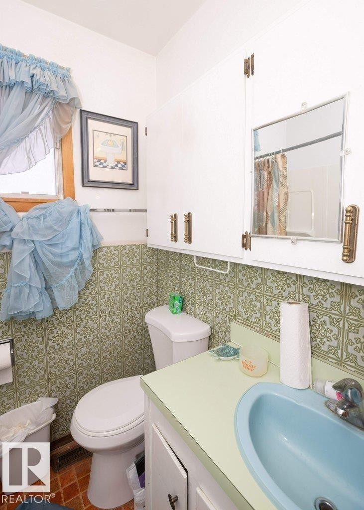 












9747 107 Street

,
Westlock,




AB
T7P 2P6

