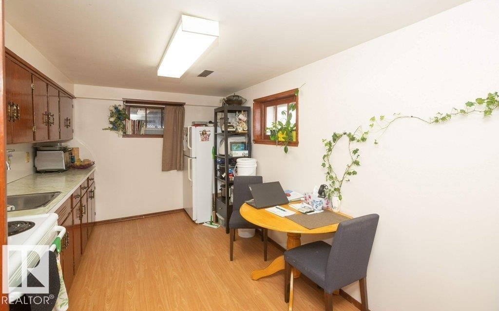 












9747 107 Street

,
Westlock,




AB
T7P 2P6

