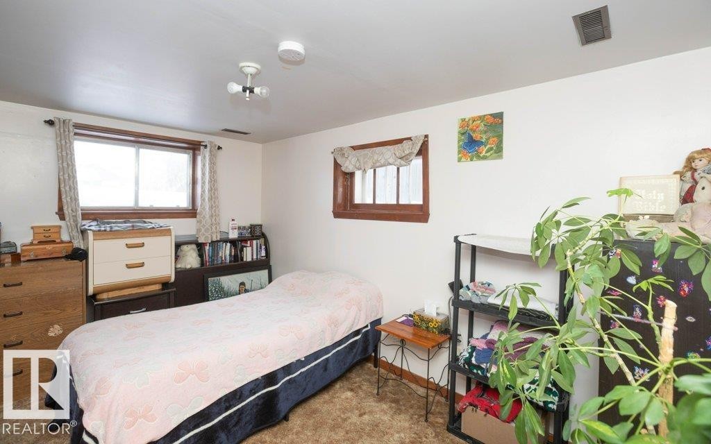 












9747 107 Street

,
Westlock,




AB
T7P 2P6

