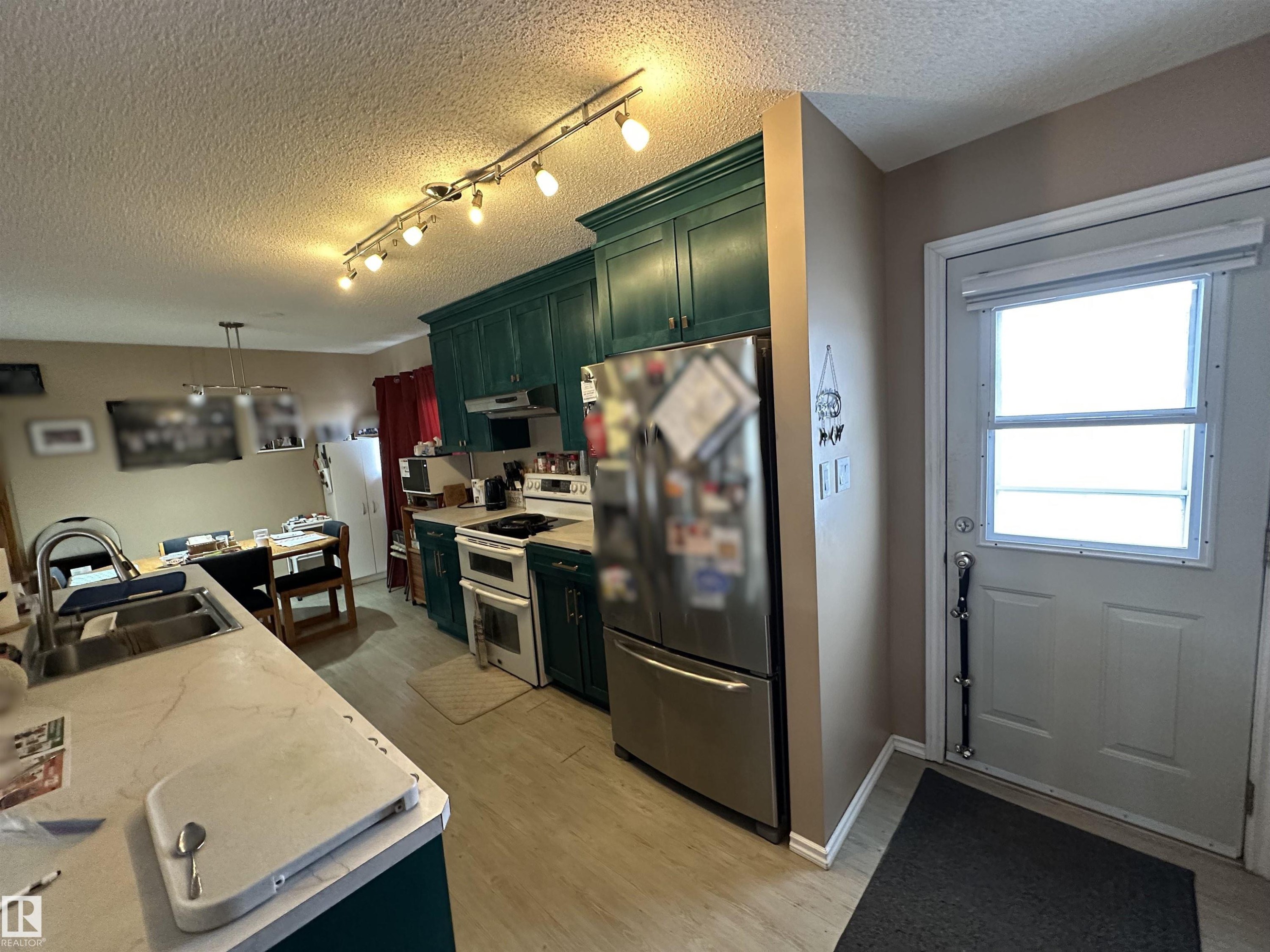 












10256 109 Avenue

,
Westlock,




AB
T7P 1H2


