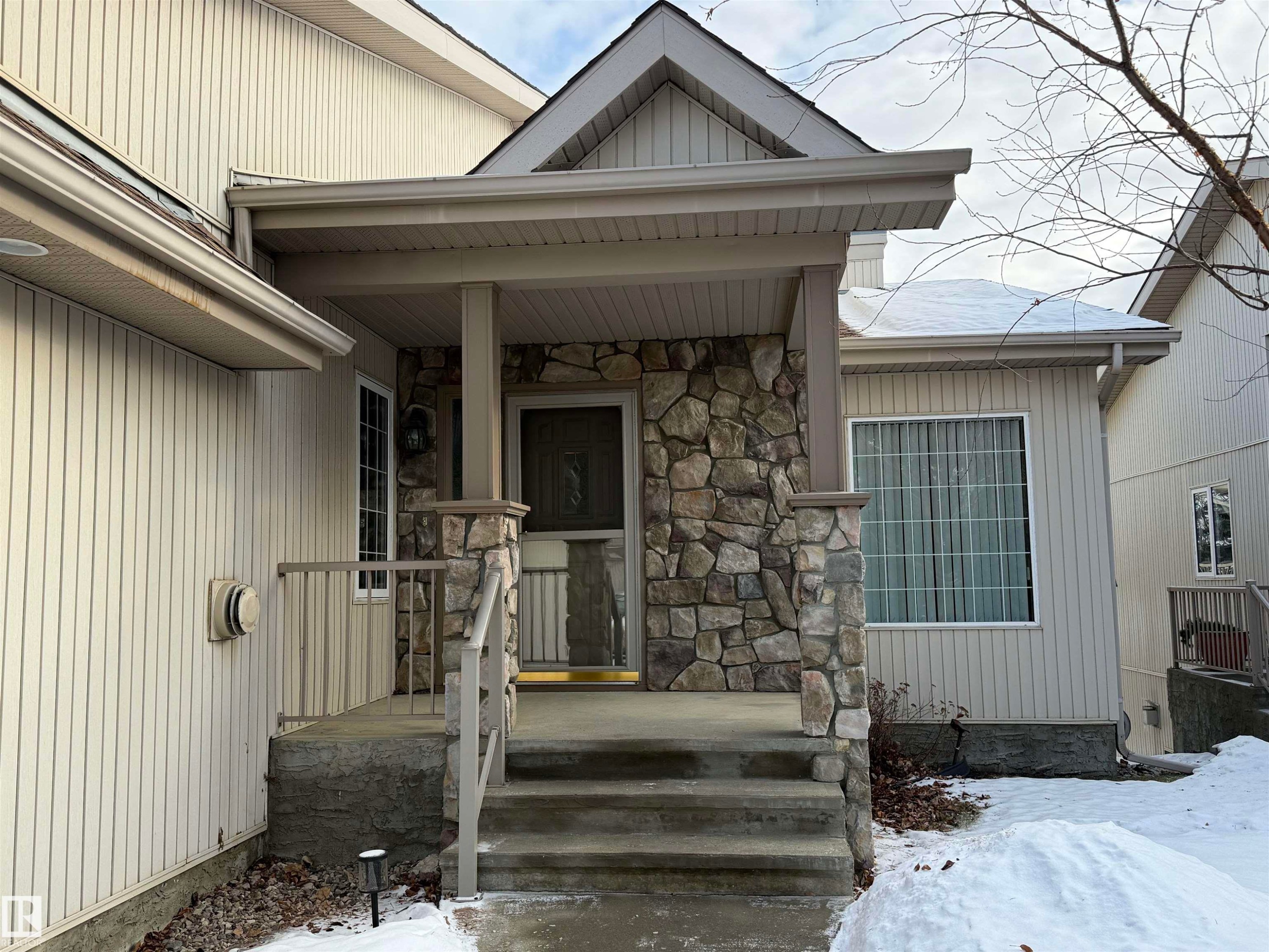 












17 925 Picard Drive

,
Edmonton,




AB
T5T 6H3

