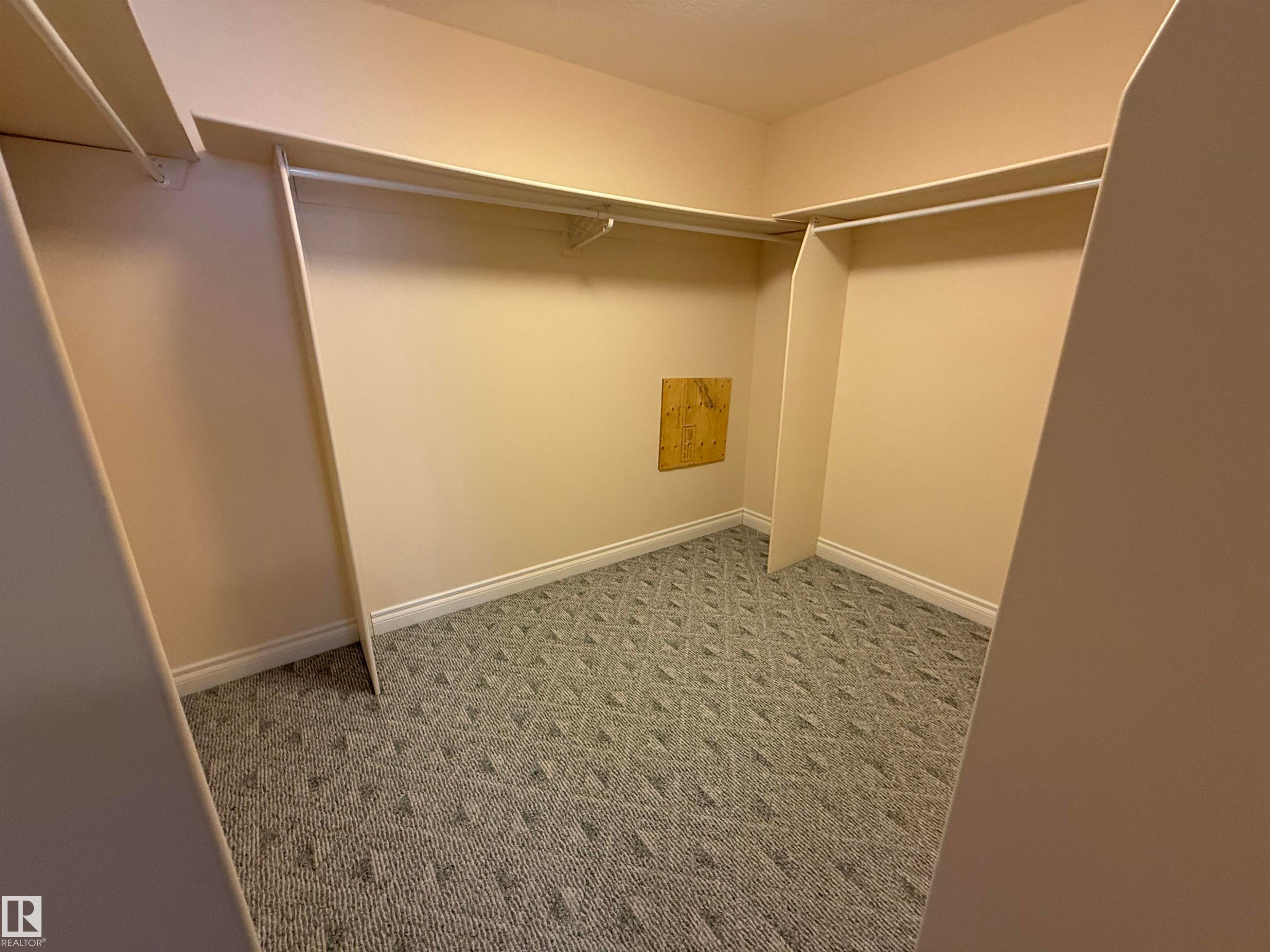 












17 925 Picard Drive

,
Edmonton,




AB
T5T 6H3

