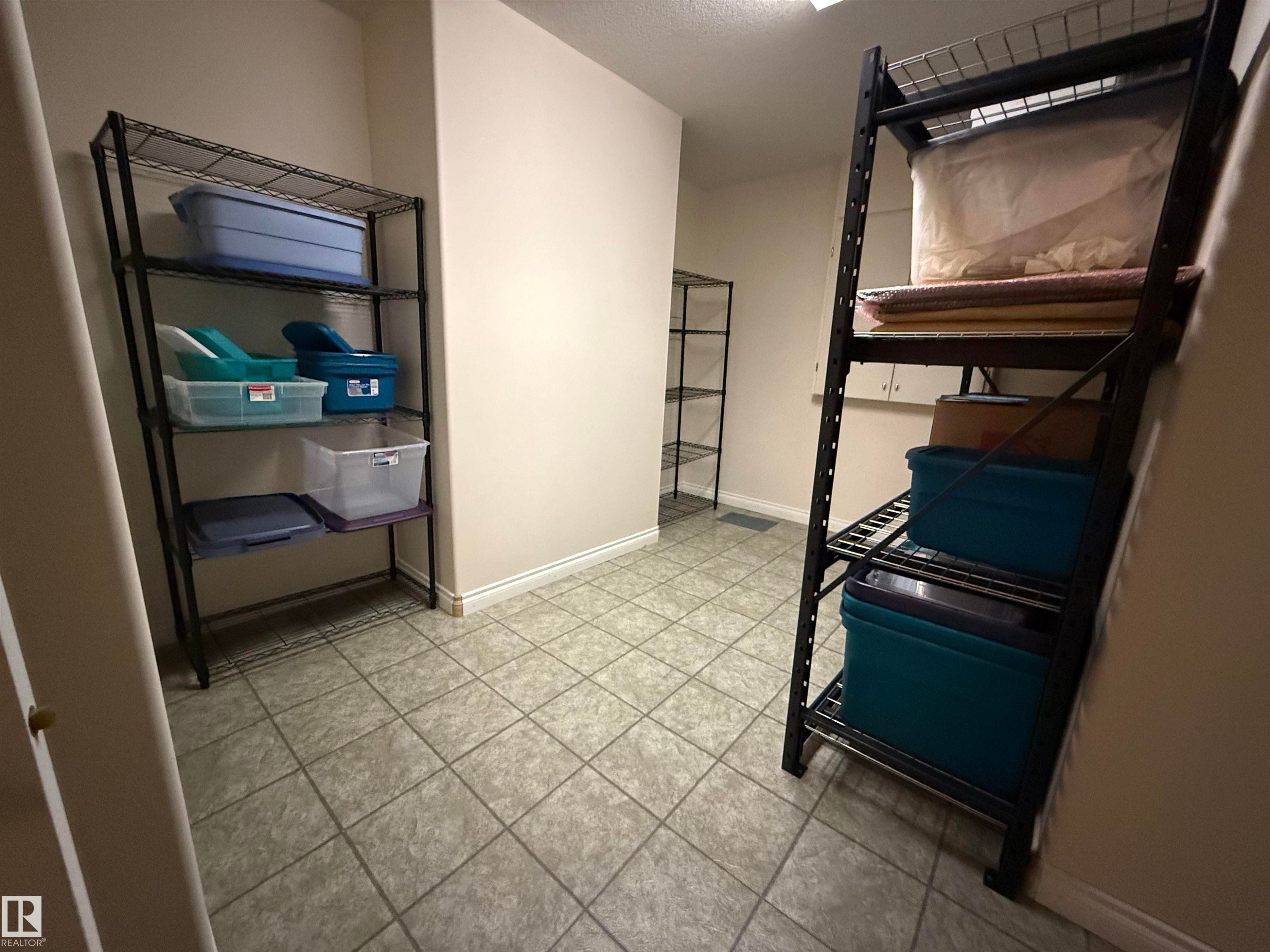 












17 925 Picard Drive

,
Edmonton,




AB
T5T 6H3

