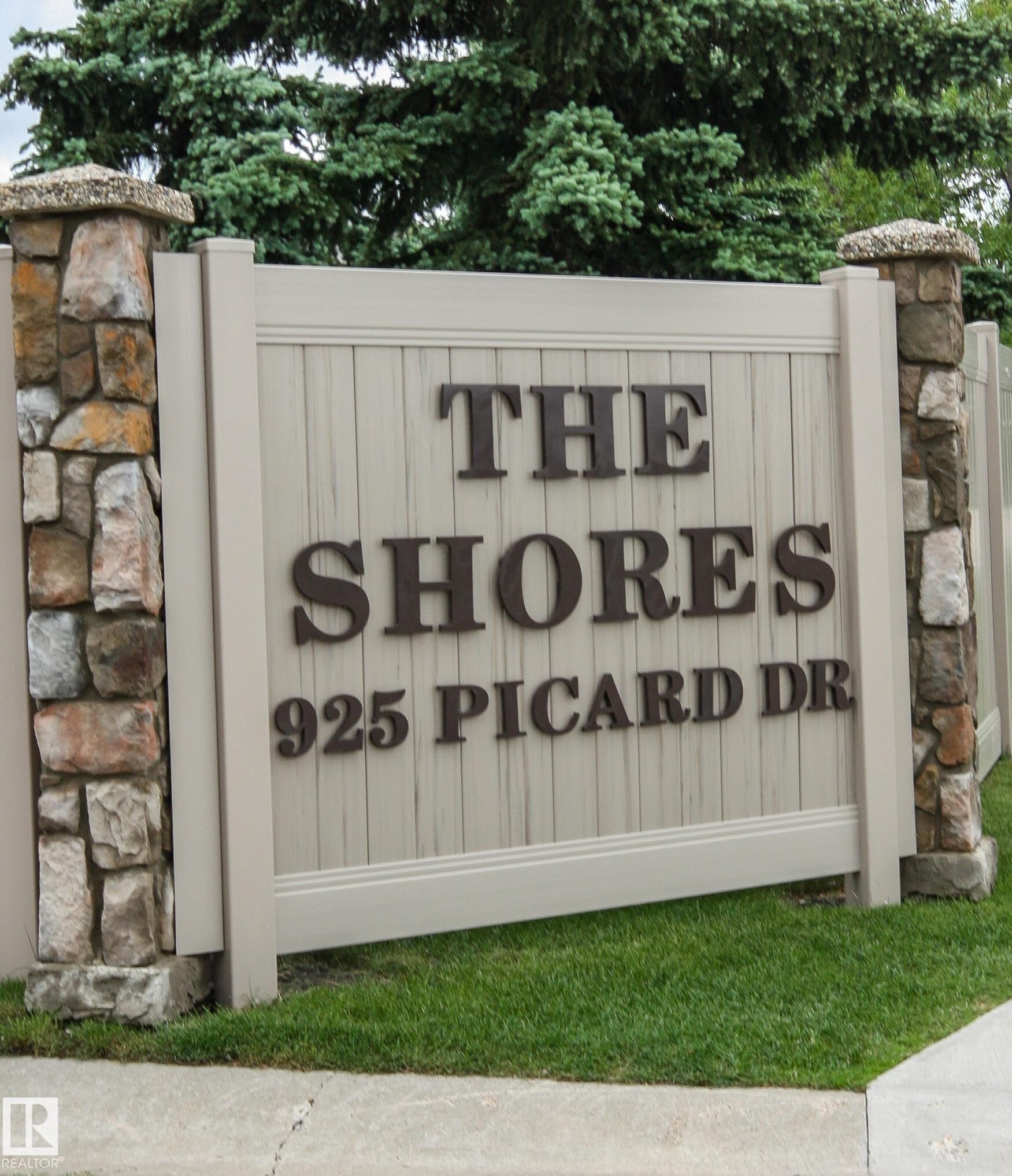 












17 925 Picard Drive

,
Edmonton,




AB
T5T 6H3

