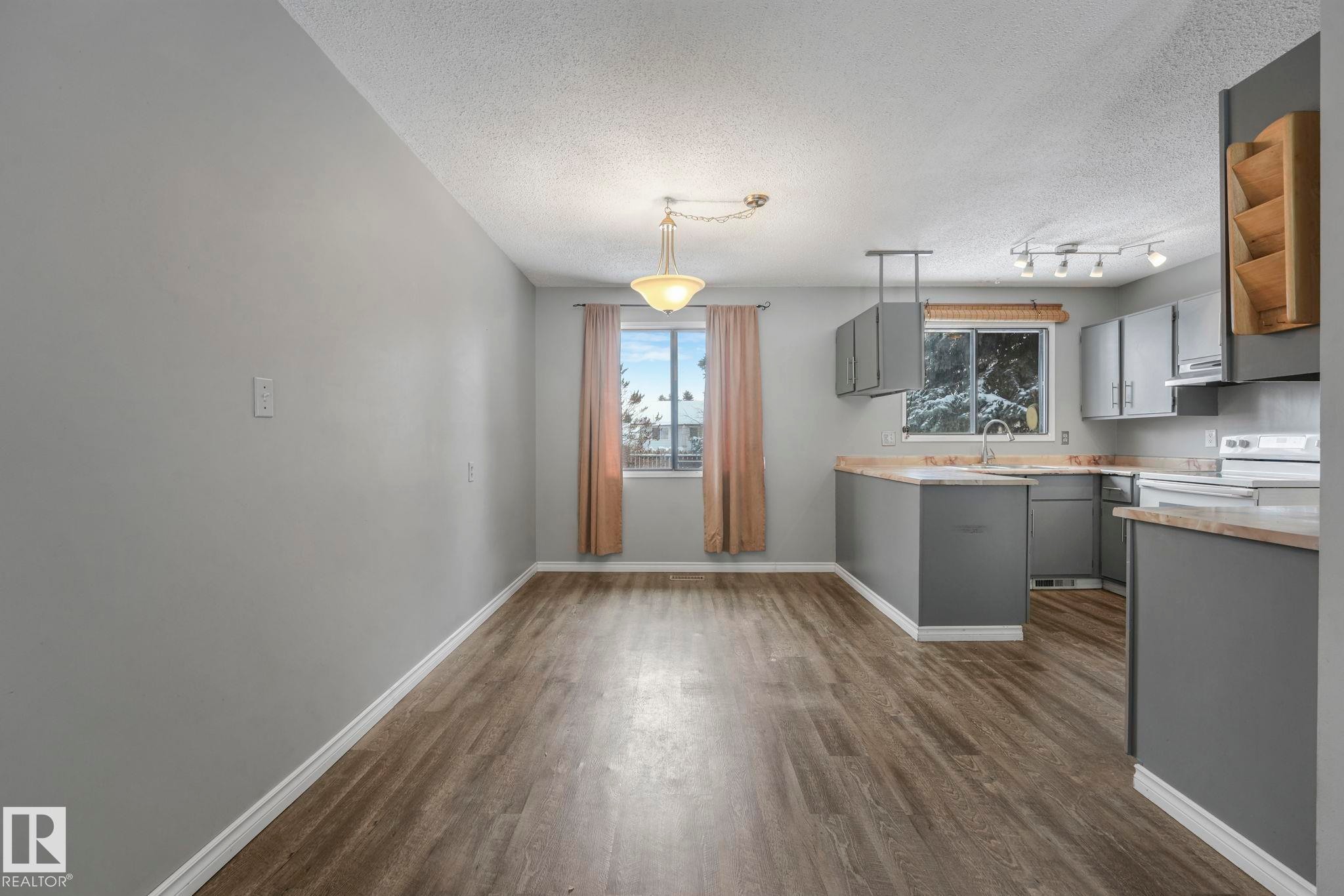 












6411 12 Avenue

,
Edmonton,




AB
T6L 2G3

