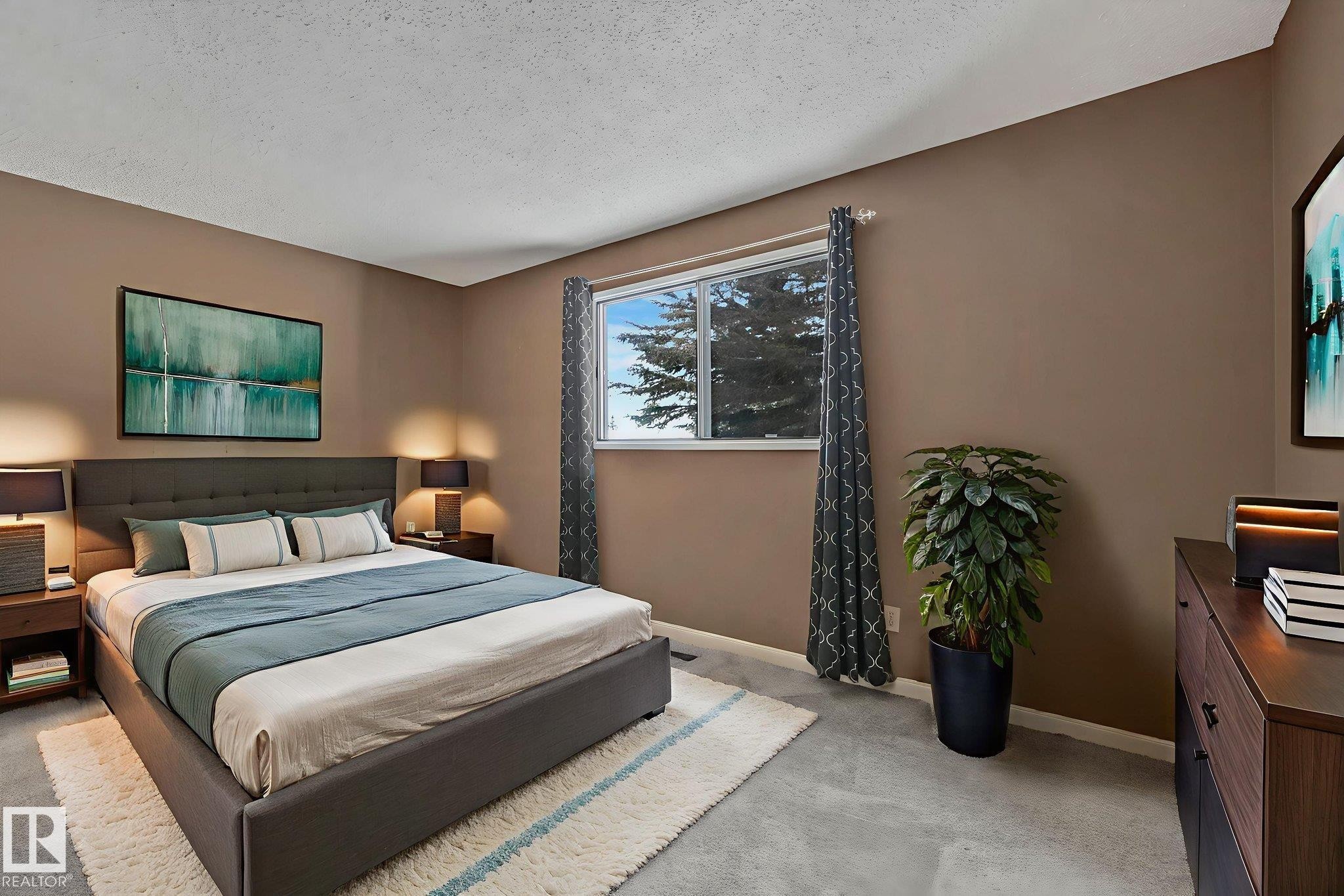 












6411 12 Avenue

,
Edmonton,




AB
T6L 2G3

