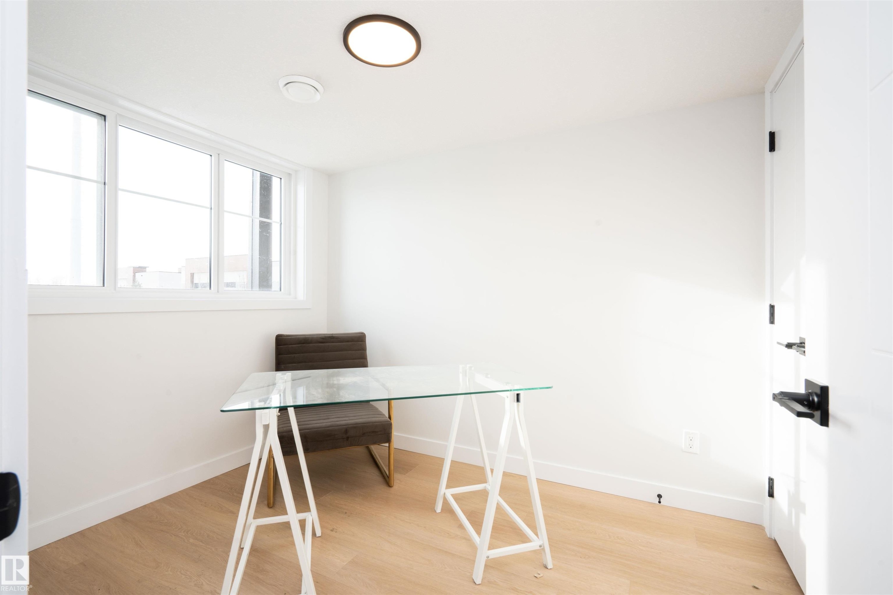 












64 18120 28 Avenue SW

,
Edmonton,




AB
T6W 4V2

