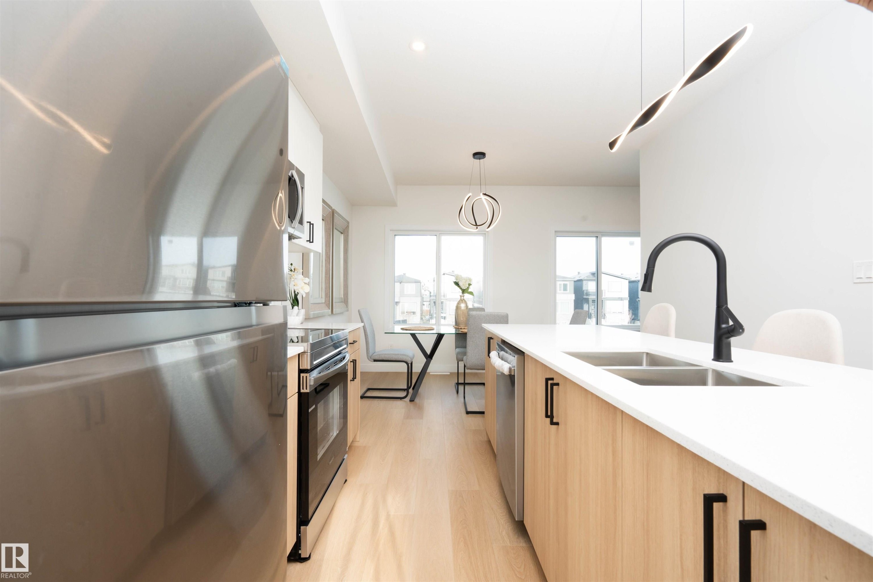 












64 18120 28 Avenue SW

,
Edmonton,




AB
T6W 4V2

