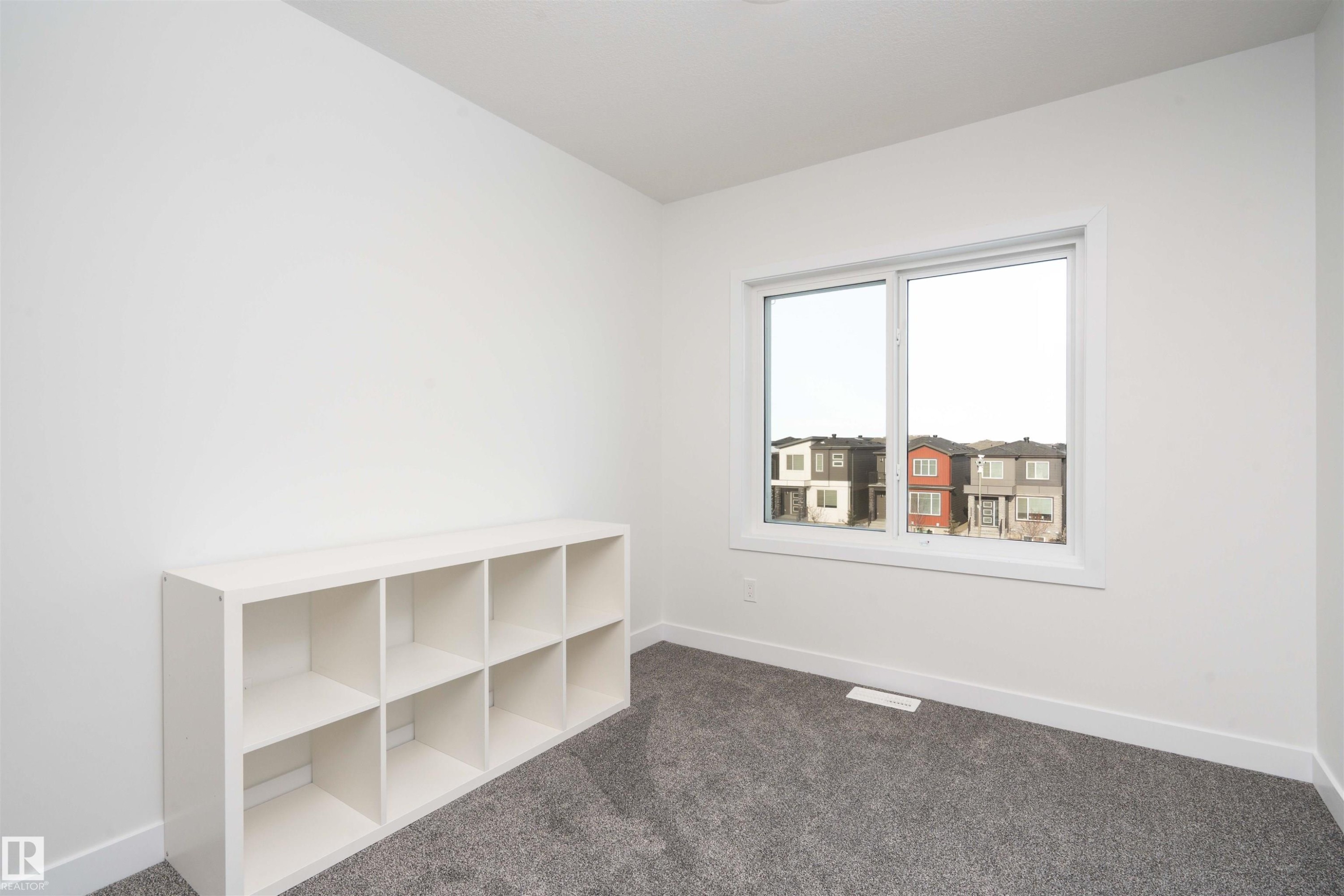 












64 18120 28 Avenue SW

,
Edmonton,




AB
T6W 4V2

