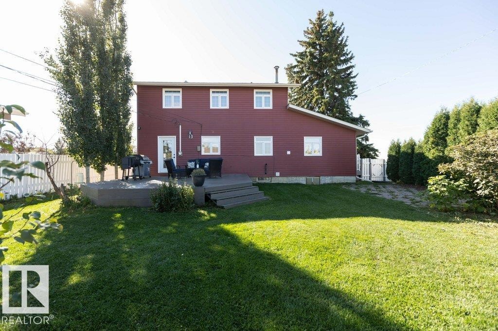 












9831 98 Street

,
Westlock,




AB
T7P 2A2

