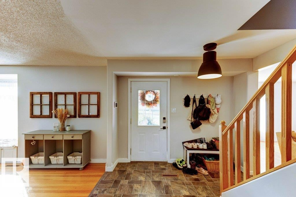 












9831 98 Street

,
Westlock,




AB
T7P 2A2

